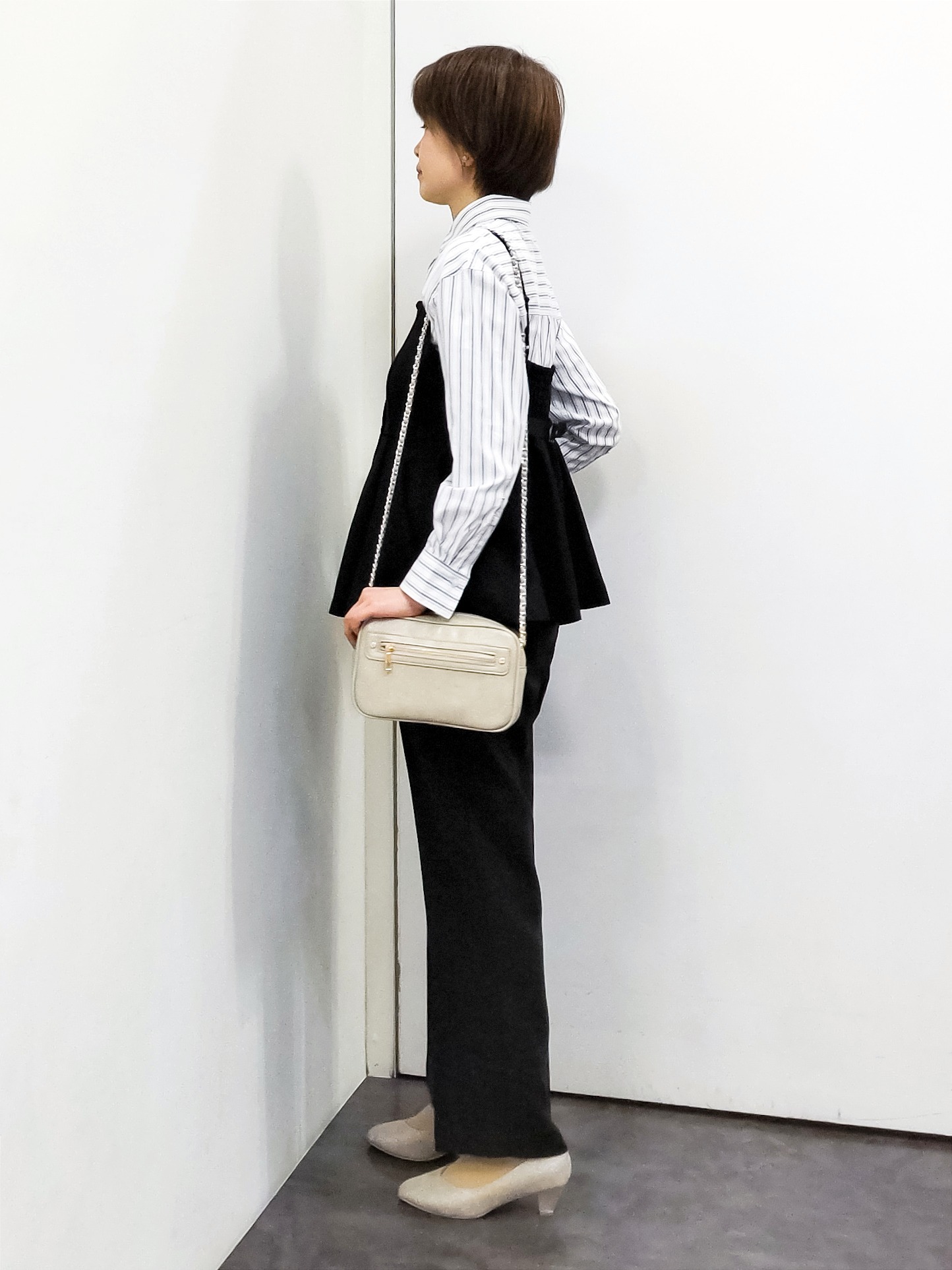 やまちゃんさんの「grove｜【貴島明日香さん着用・カセット服】リネンライク ペプラムビスチェ」を使ったコーディネート