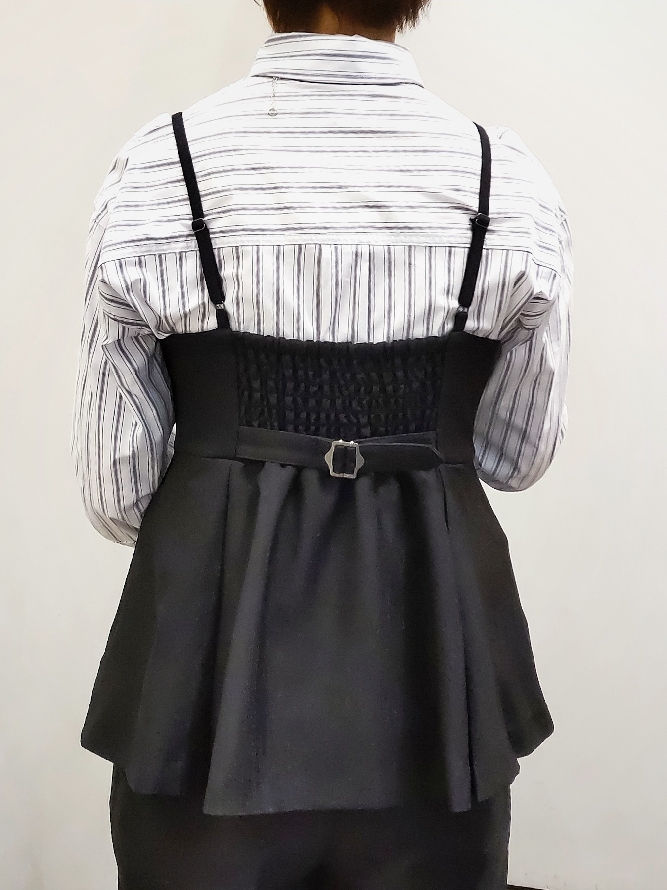 やまちゃんさんの「grove｜【貴島明日香さん着用・カセット服】リネンライク ペプラムビスチェ」を使ったコーディネート