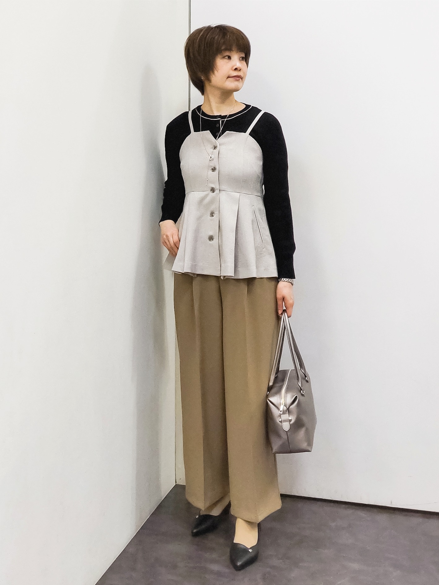やまちゃんさんの「grove｜【貴島明日香さん着用・カセット服】リネンライク ペプラムビスチェ」を使ったコーディネート