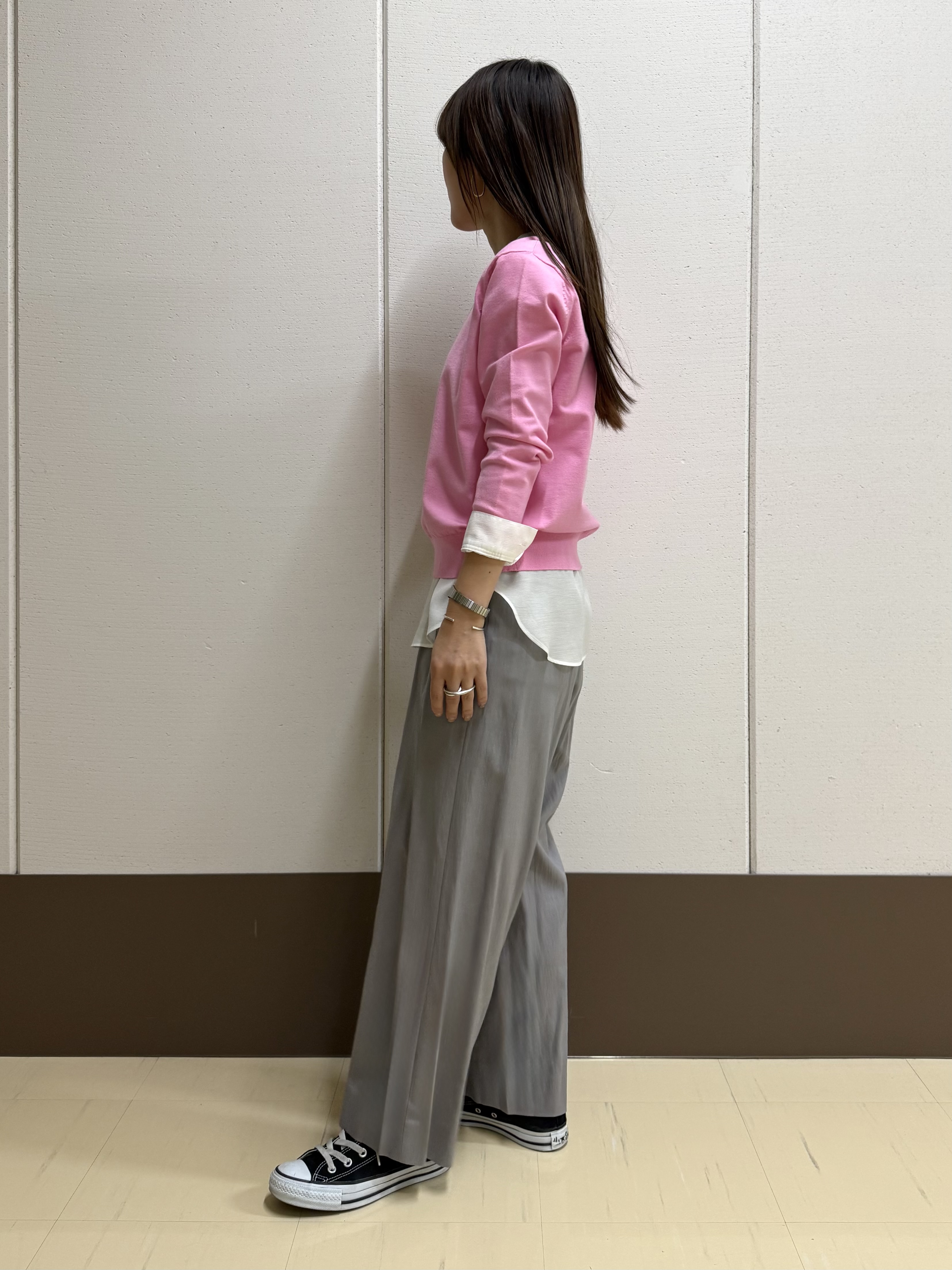 mamiさんの「INDIVI｜【洗える／アンサンブル可能】シンプルデザインニット」を使ったコーディネート