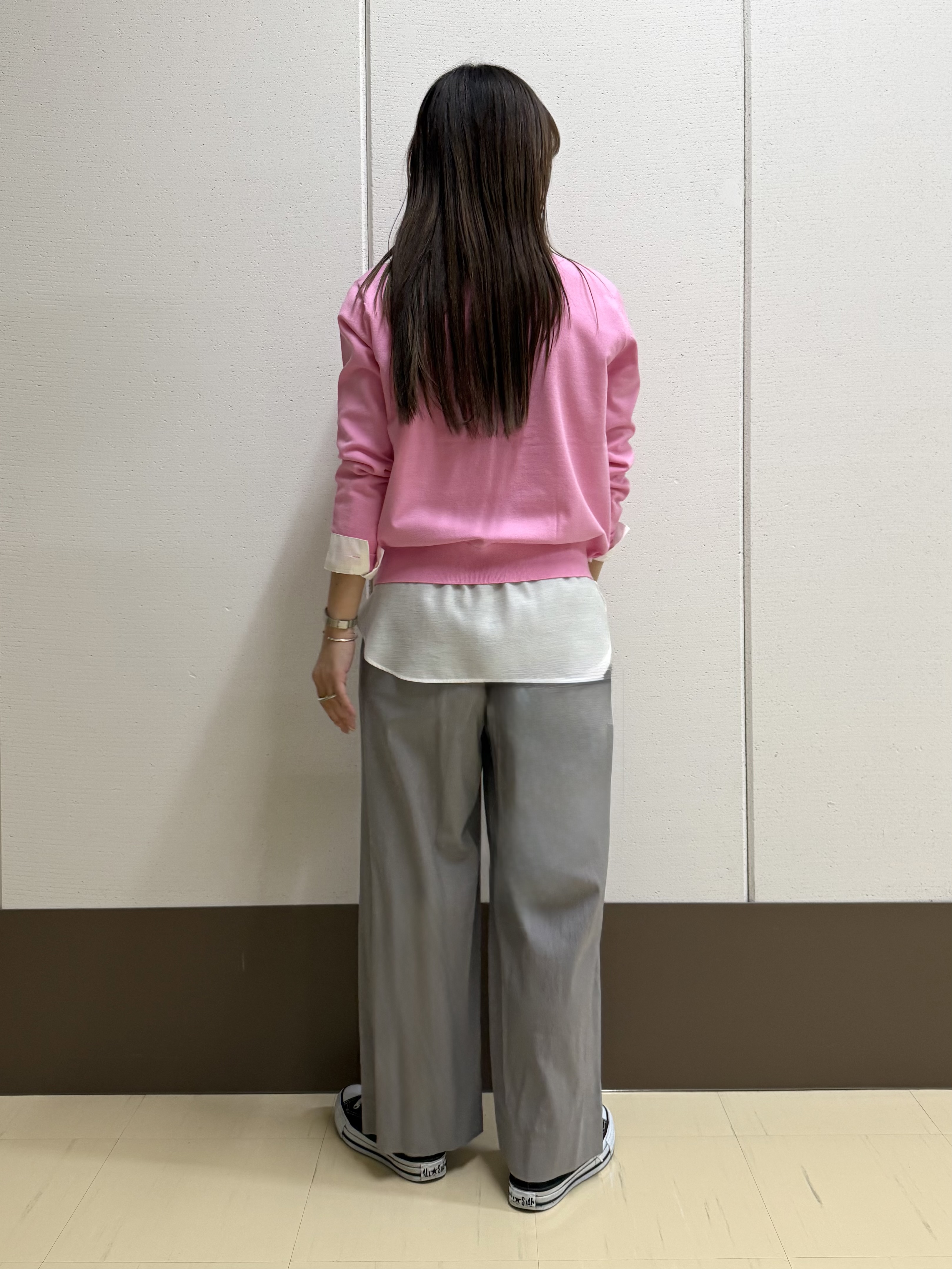 mamiさんの「INDIVI｜【洗える／アンサンブル可能】シンプルデザインニット」を使ったコーディネート