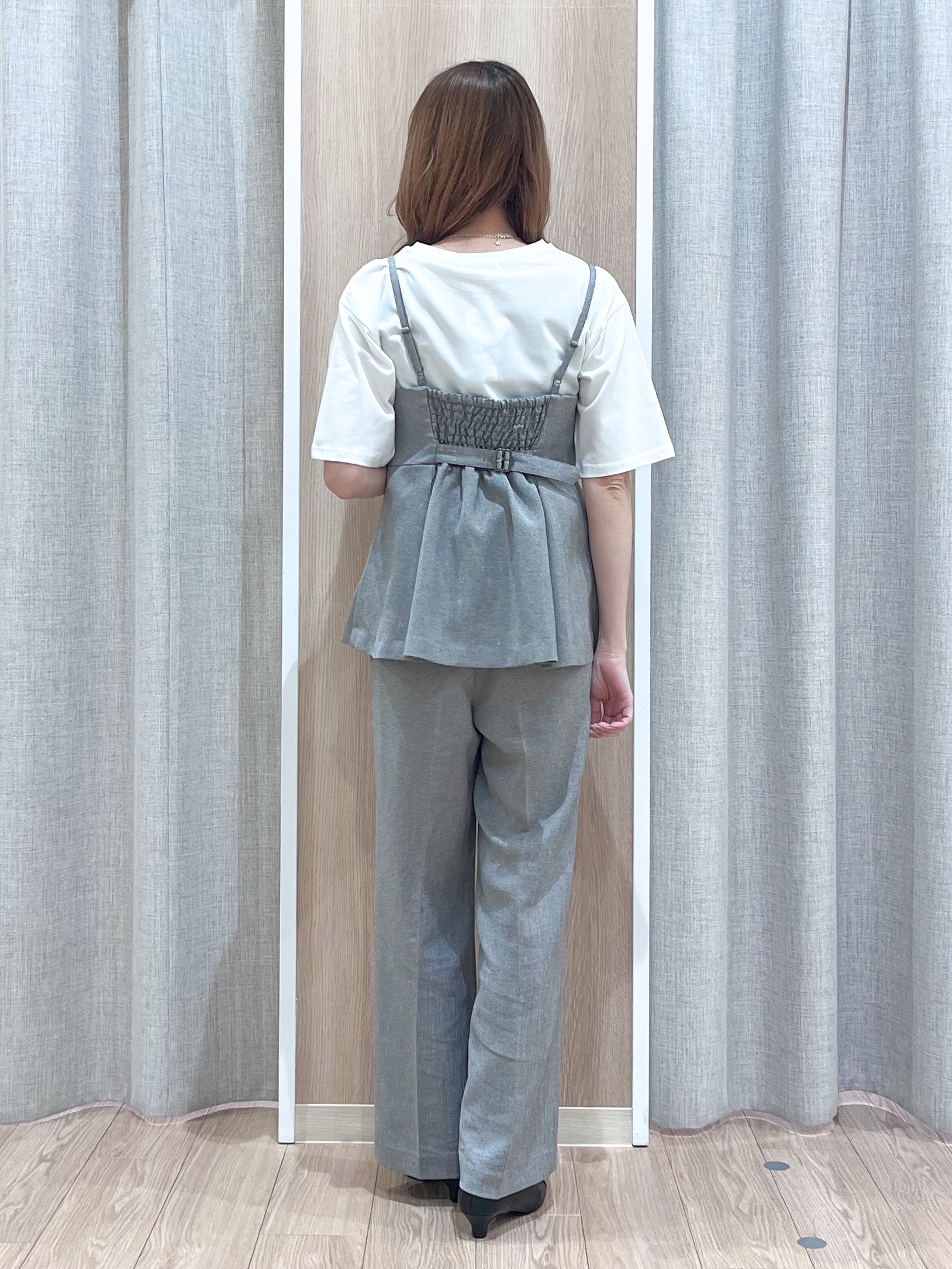 みーちゃんさんの「grove｜【貴島明日香さん着用・カセット服】リネンライク ペプラムビスチェ」を使ったコーディネート
