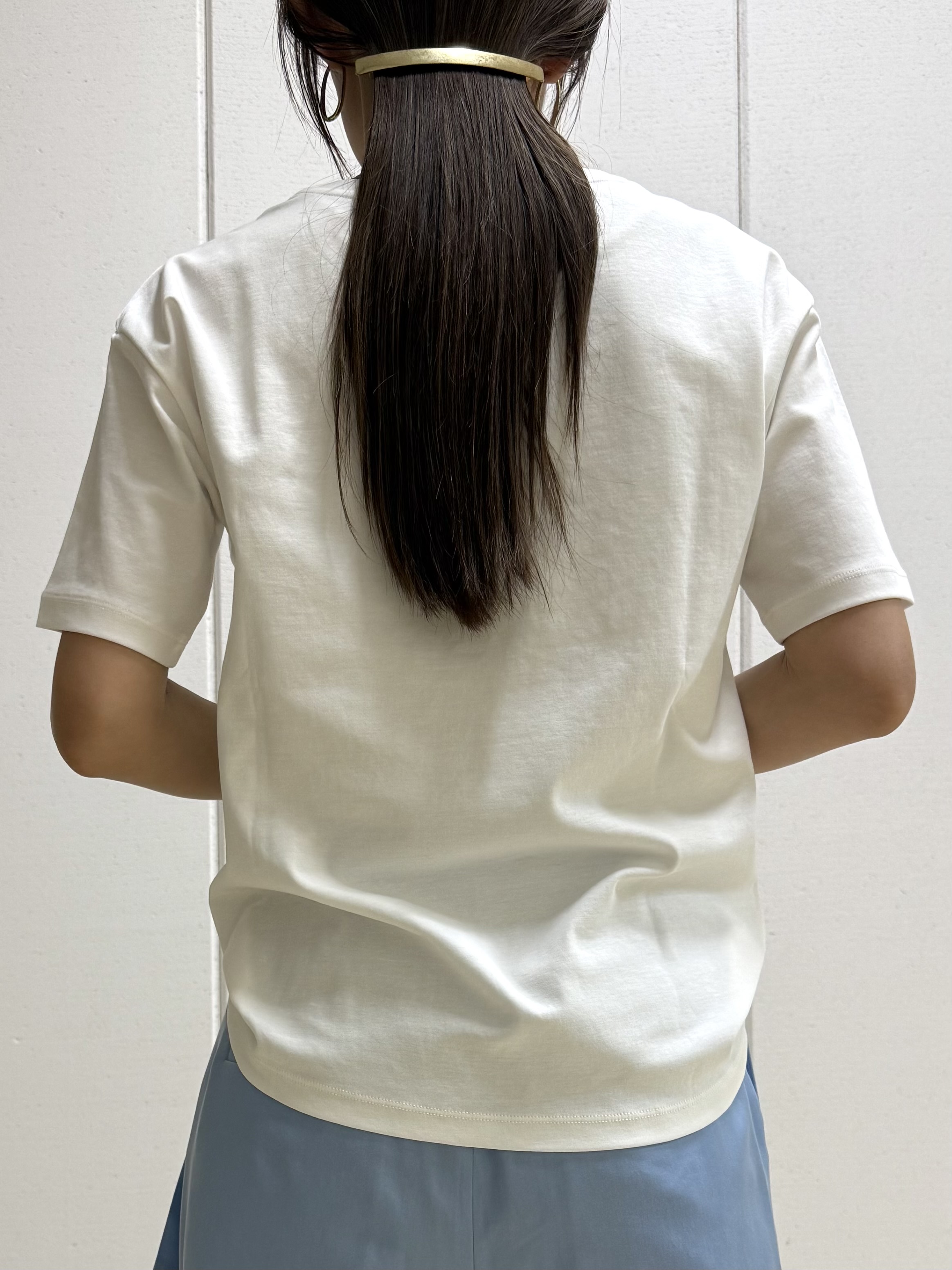 mamiさんの「INDIVI｜【UVケア／選べるグラフィック】スムースジャージTシャツ」を使ったコーディネート
