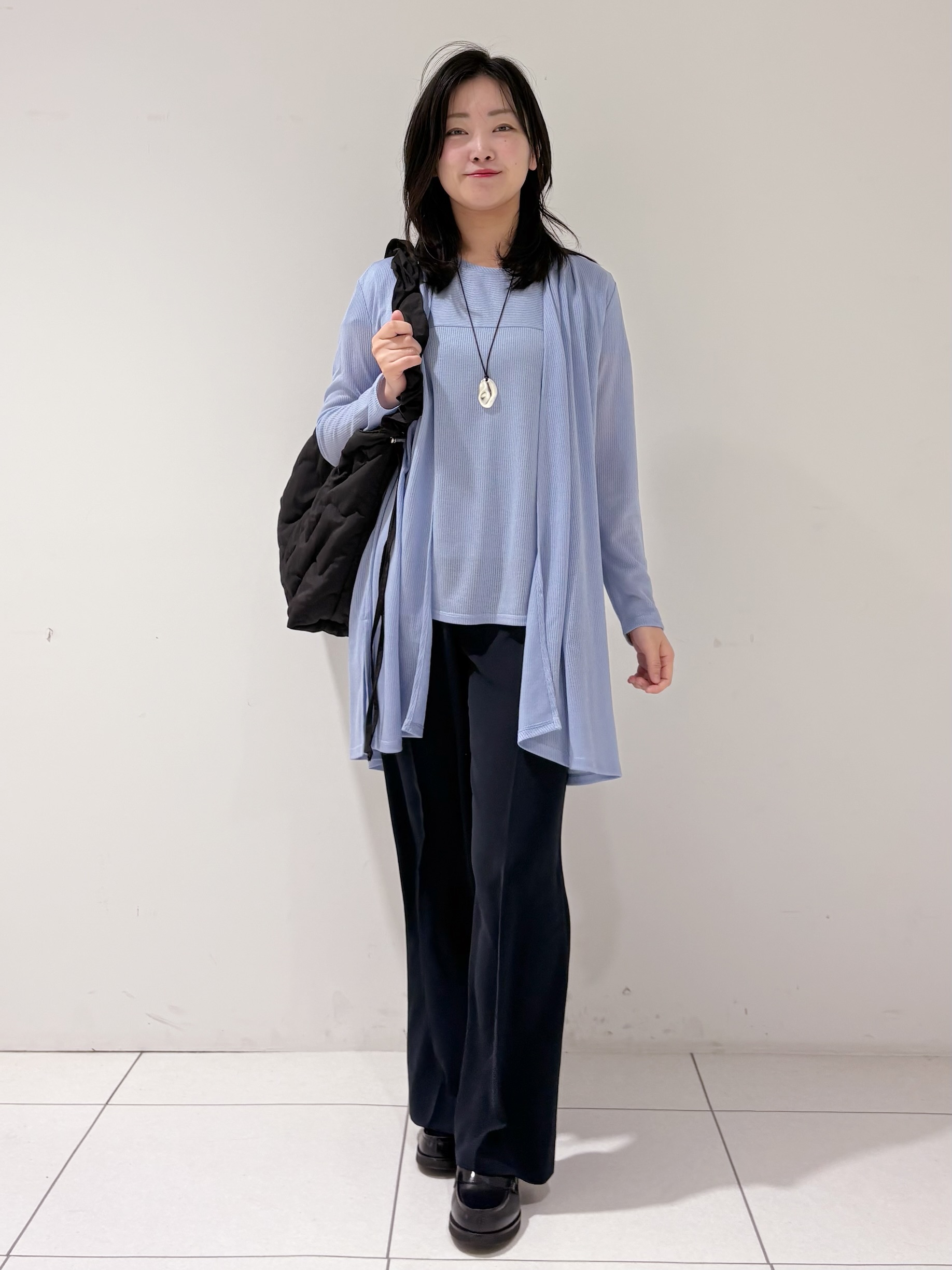 momokoさんの「INDIVI｜【洗える／アンサンブル可能】シアースストライプカーディガン」を使ったコーディネート
