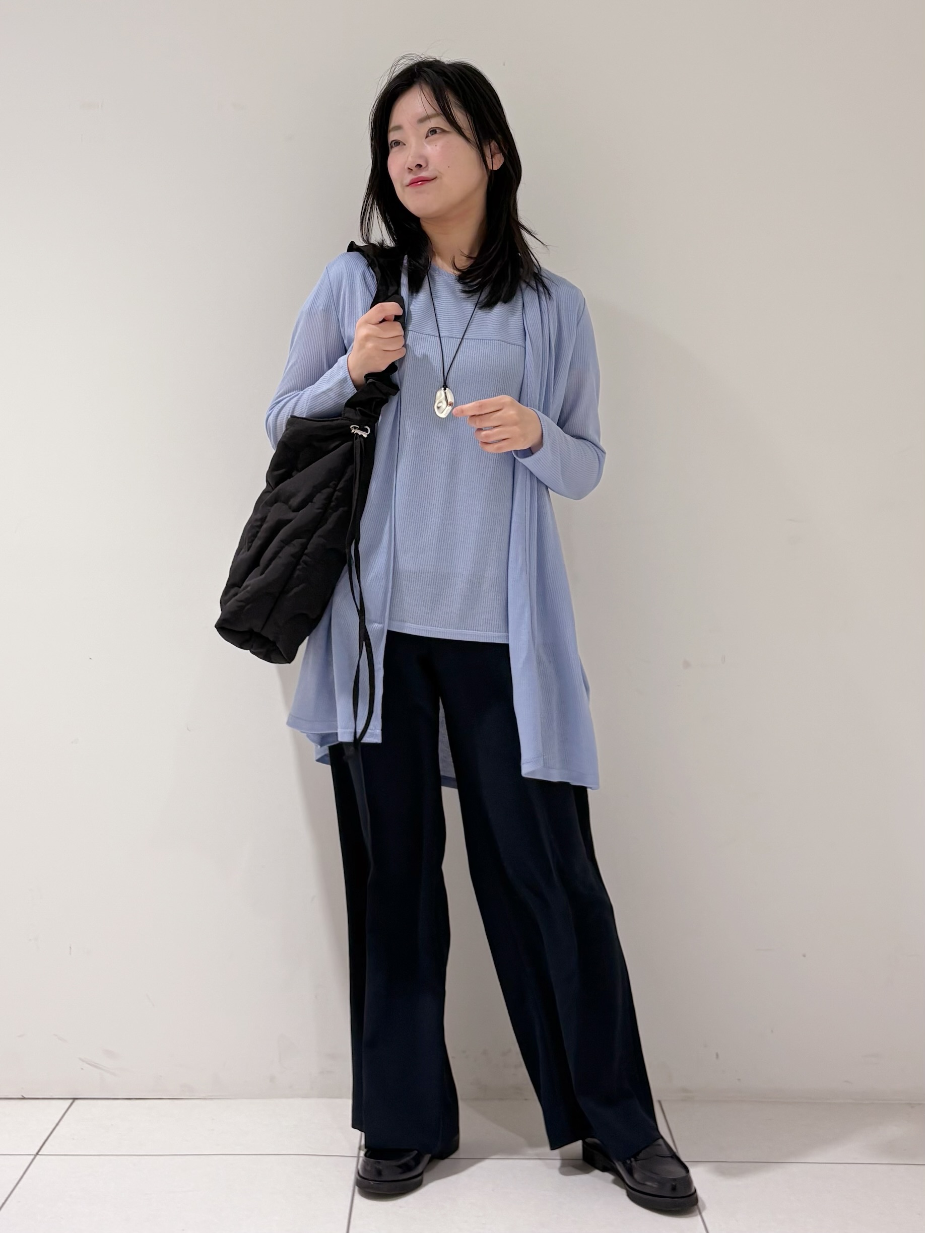 momokoさんの「INDIVI｜【洗える／アンサンブル可能】シアースストライプカーディガン」を使ったコーディネート