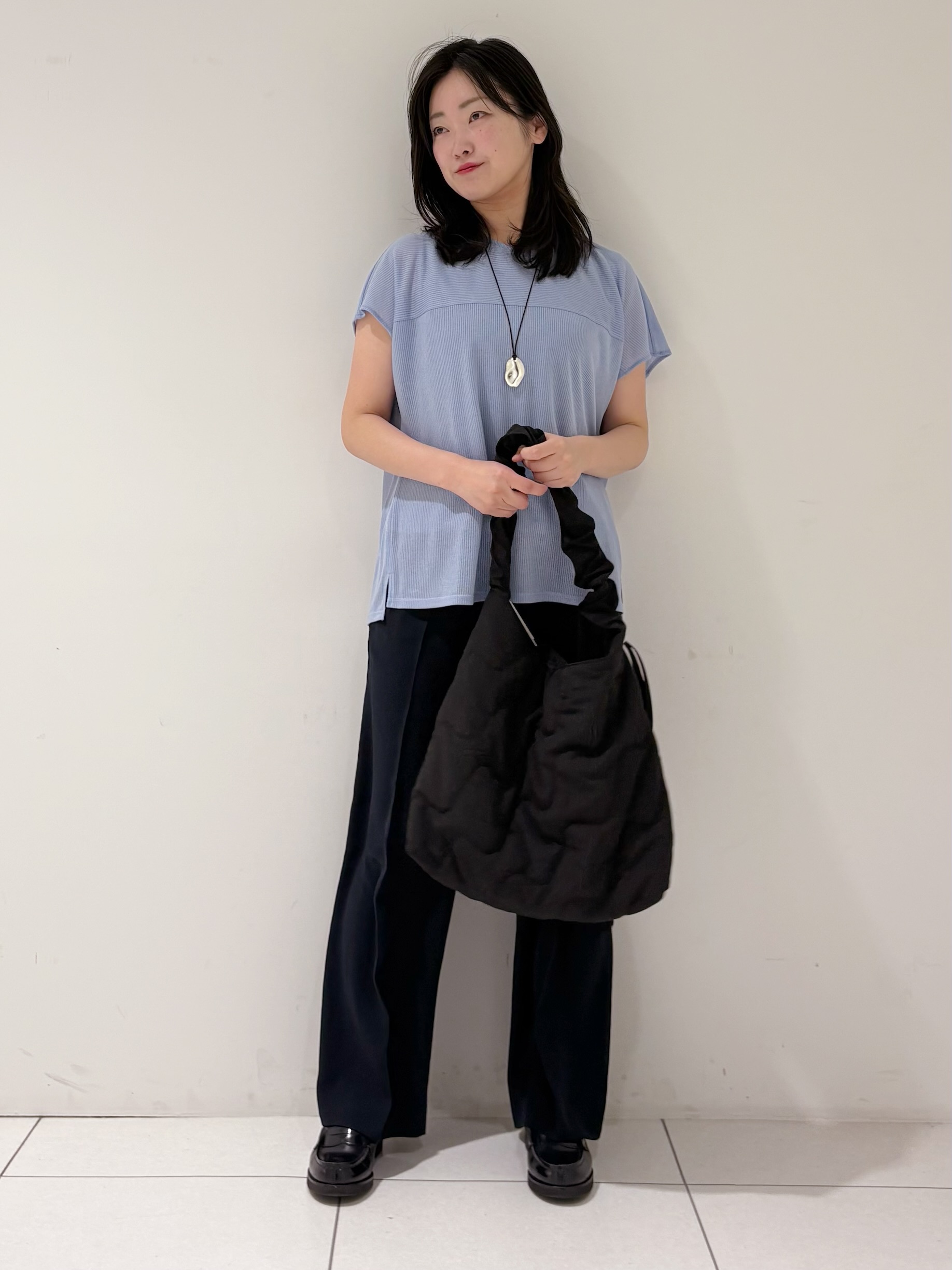 momokoさんの「INDIVI｜【洗える／アンサンブル可能】シアースストライプカーディガン」を使ったコーディネート
