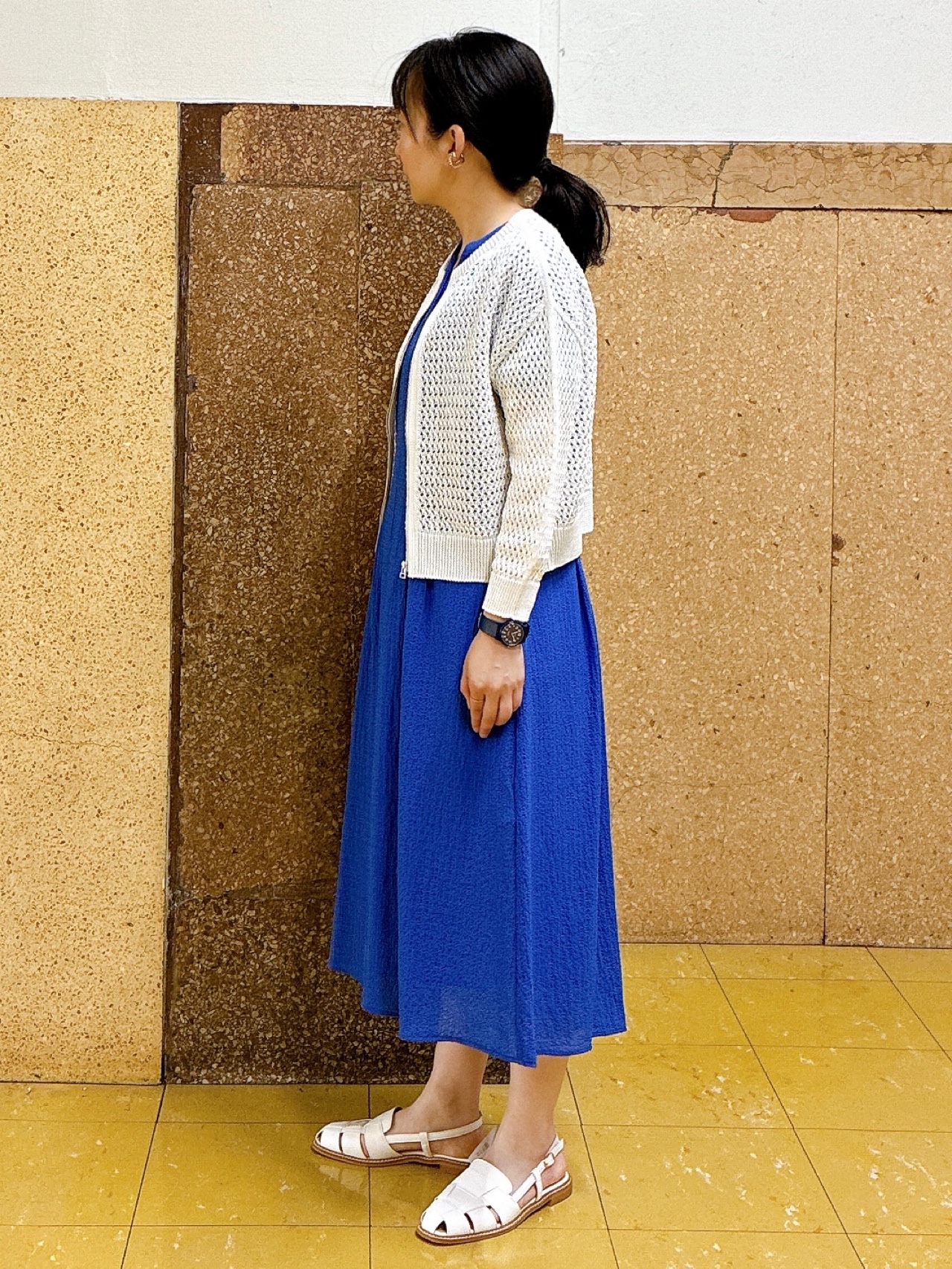 hattoriさんの「INDIVI｜【洗える／コットン】メッシュジップニットカーディガン」を使ったコーディネート