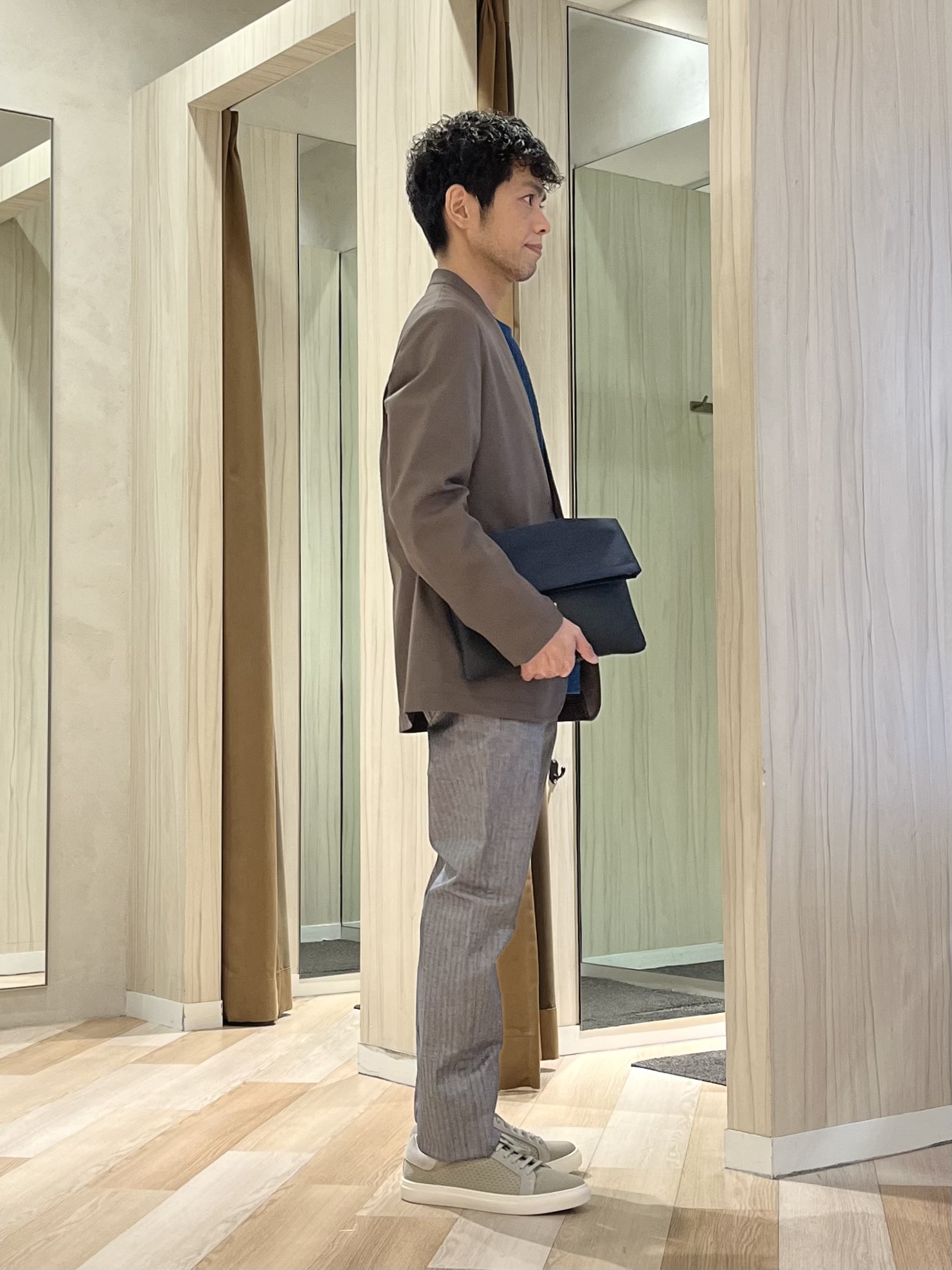 URAさんの「TAKEO KIKUCHI｜【ON／OFF兼用】CARREMANファブリック ノーカラージャケット」を使ったコーディネート