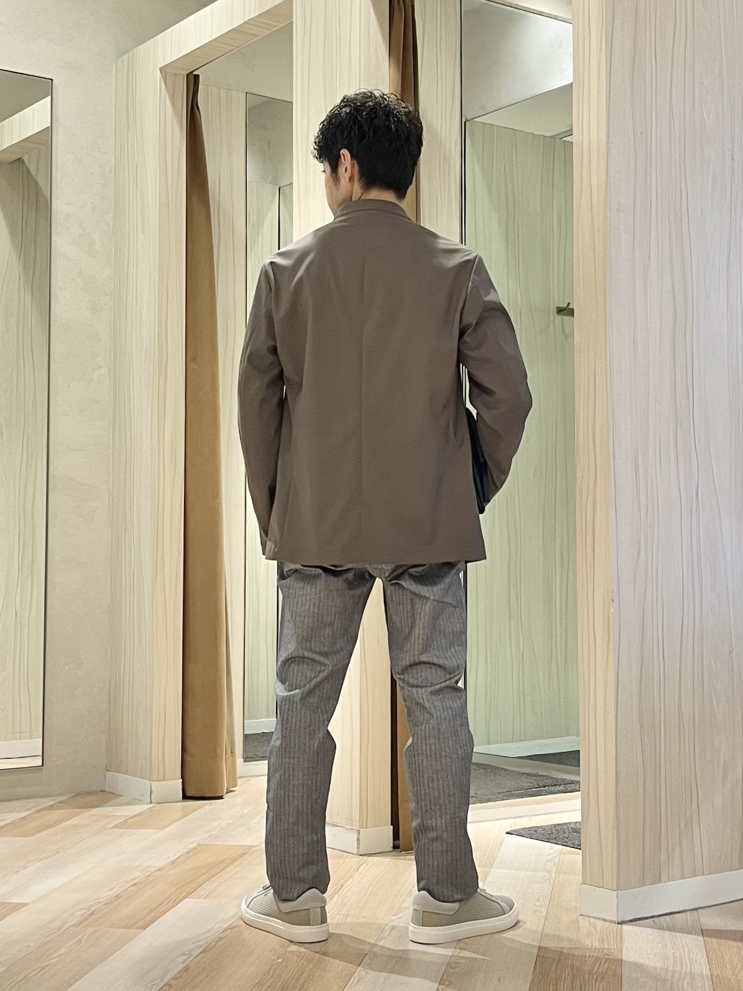 URAさんの「TAKEO KIKUCHI｜【ON／OFF兼用】CARREMANファブリック ノーカラージャケット」を使ったコーディネート