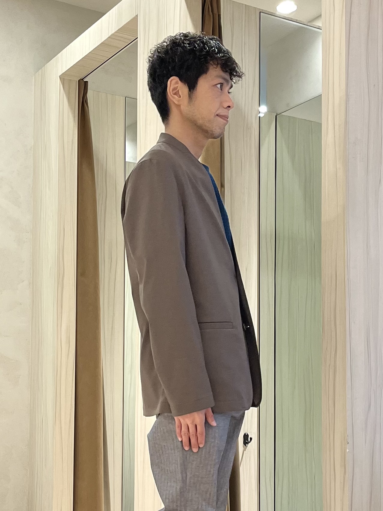 URAさんの「TAKEO KIKUCHI｜【ON／OFF兼用】CARREMANファブリック ノーカラージャケット」を使ったコーディネート