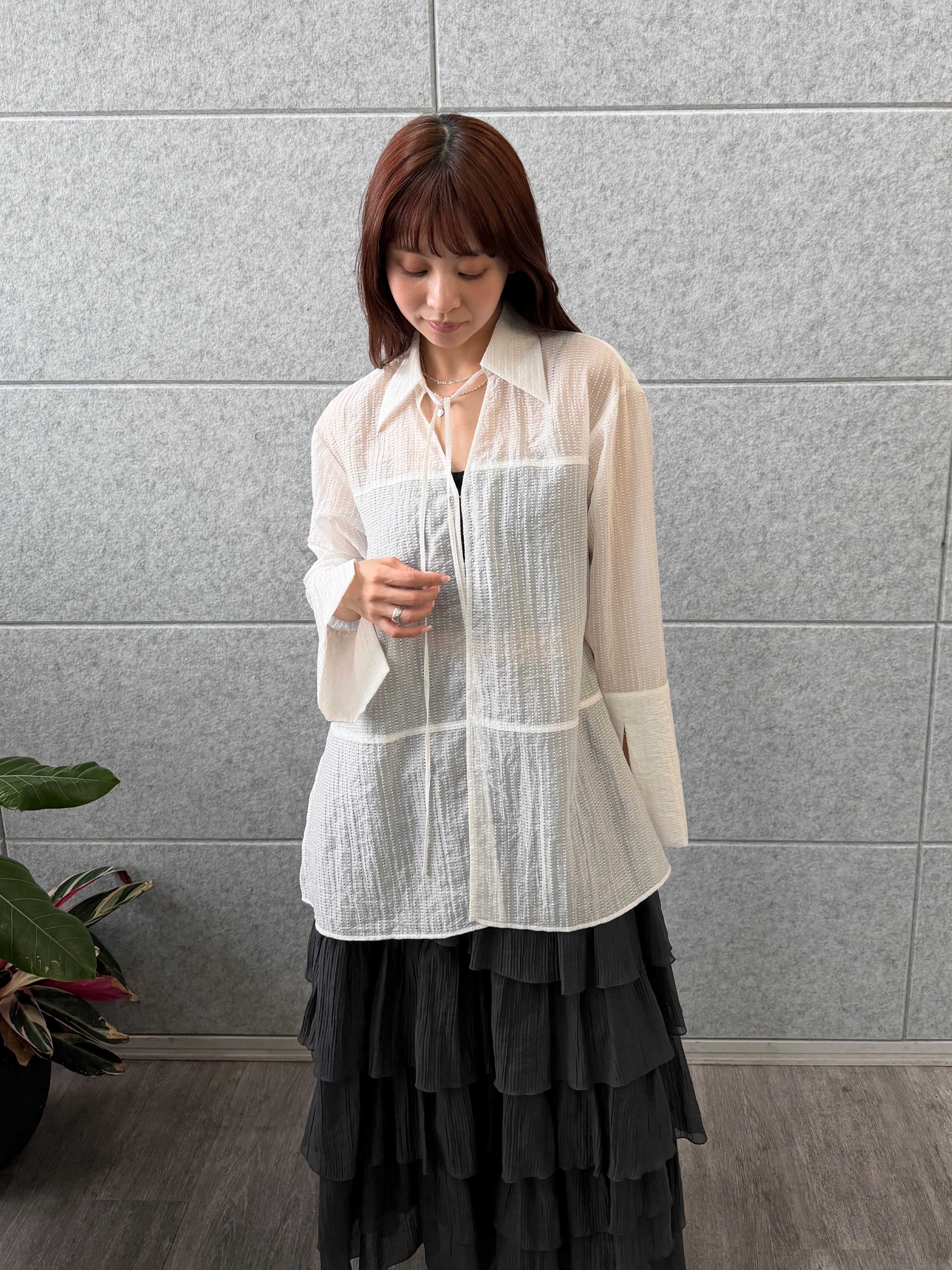 kanamiさんの「CODE A｜point neck ribbon shirts」を使ったコーディネート