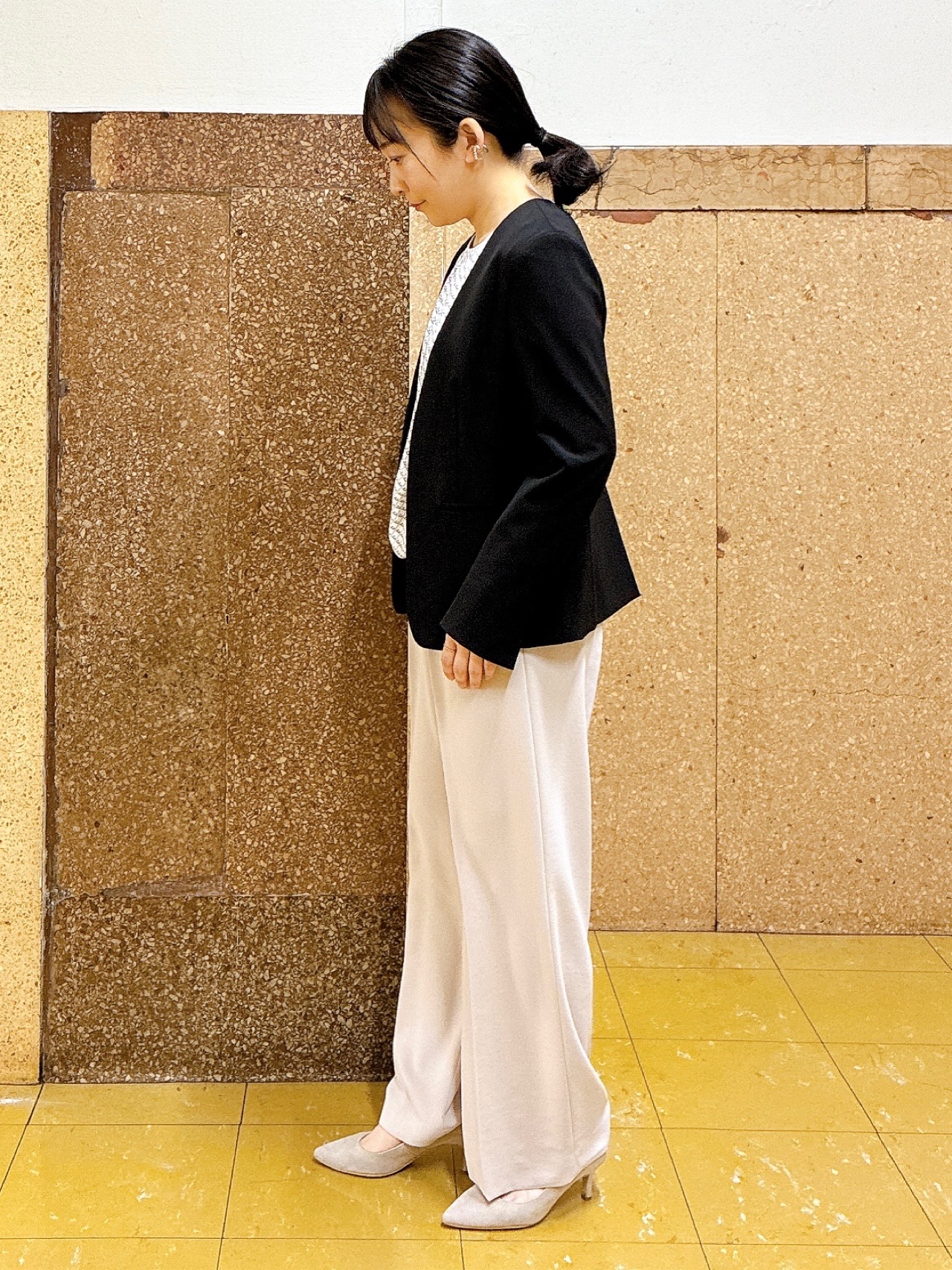 hattoriさんの「INDIVI｜【洗える／UVケア／SETUP可】着る日傘ワイドパンツ」を使ったコーディネート