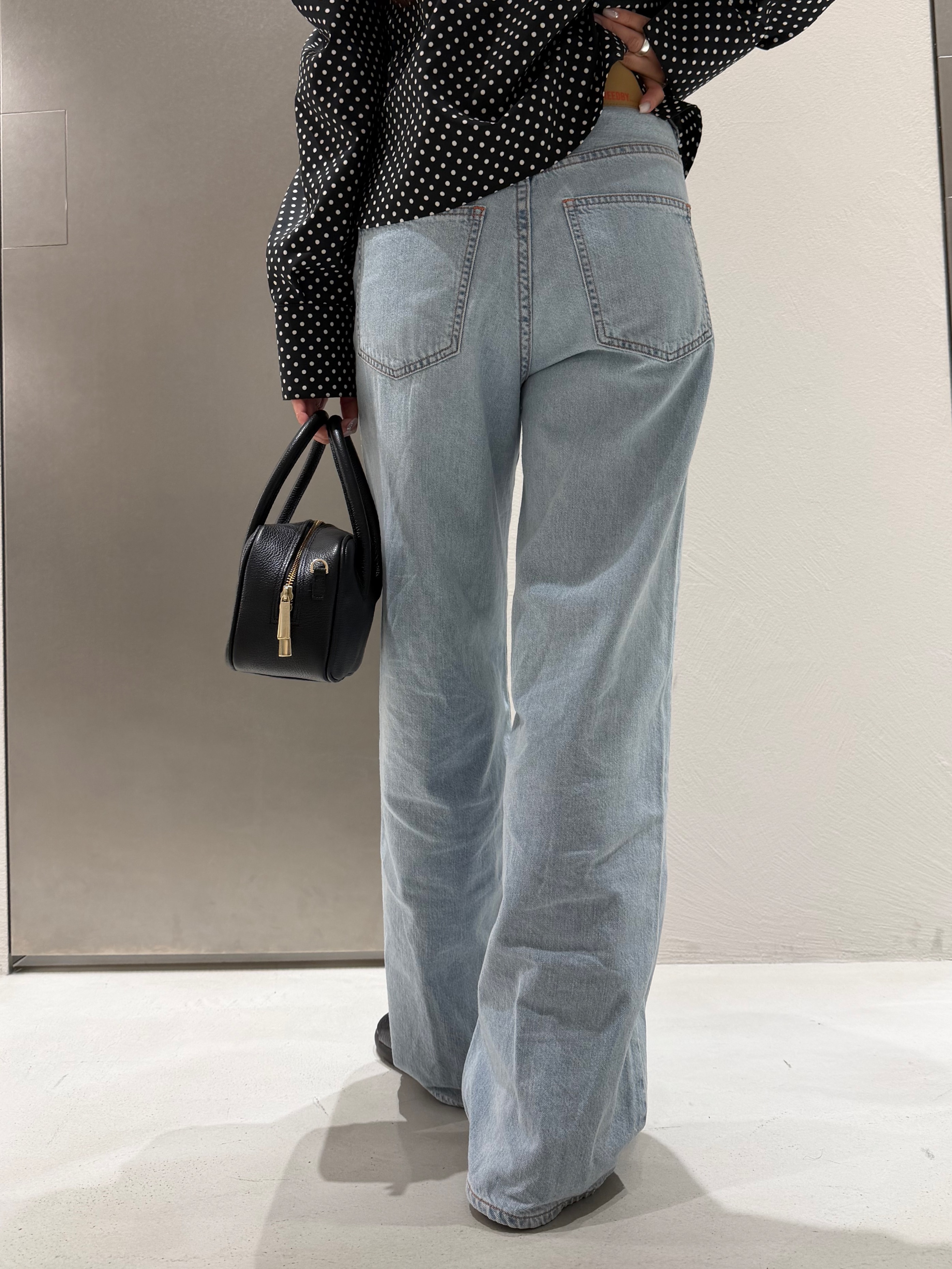 kanamiさんの「CODE A｜dots open shoulder shirts」を使ったコーディネート