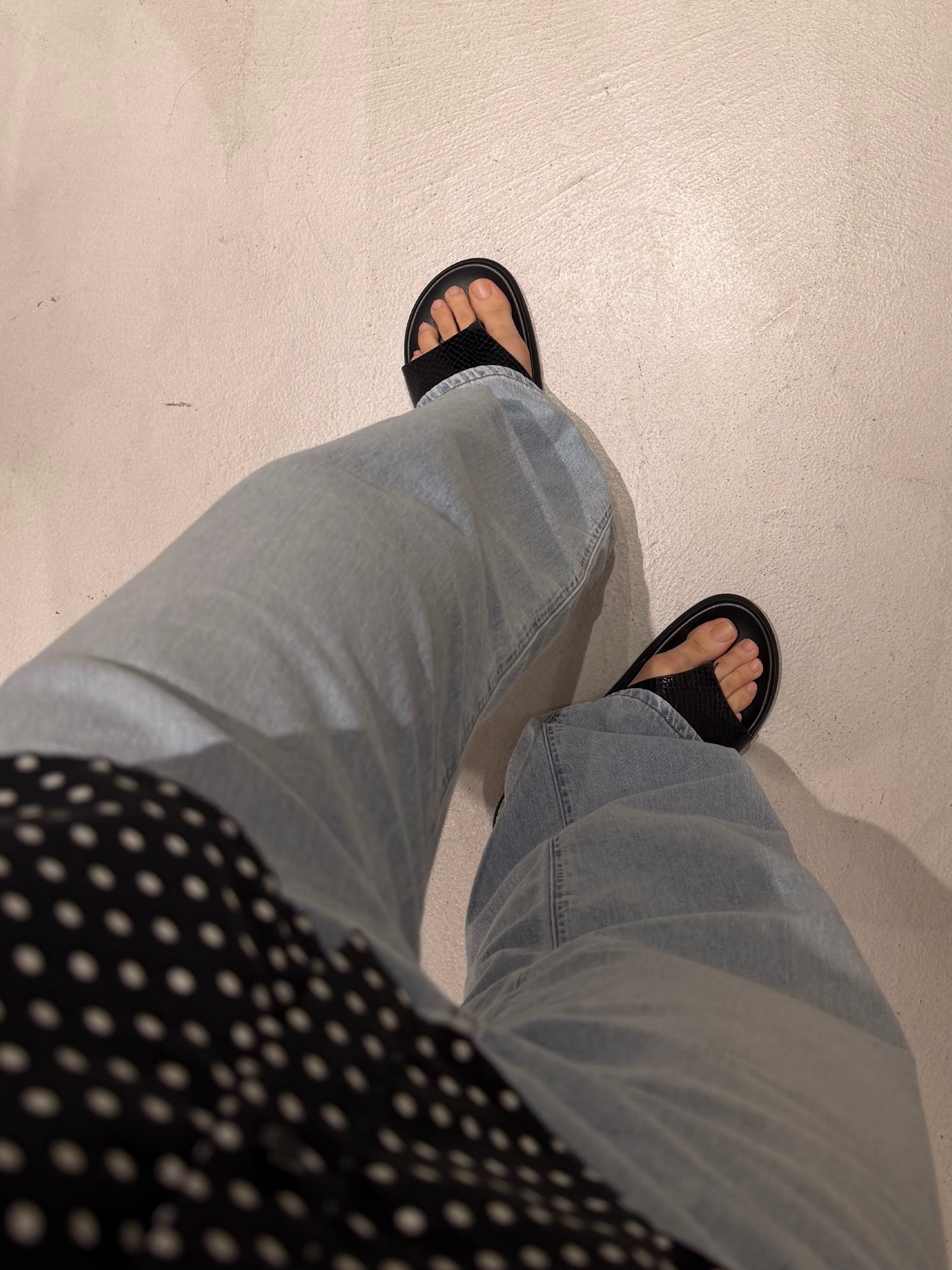 kanamiさんの「CODE A｜dots open shoulder shirts」を使ったコーディネート