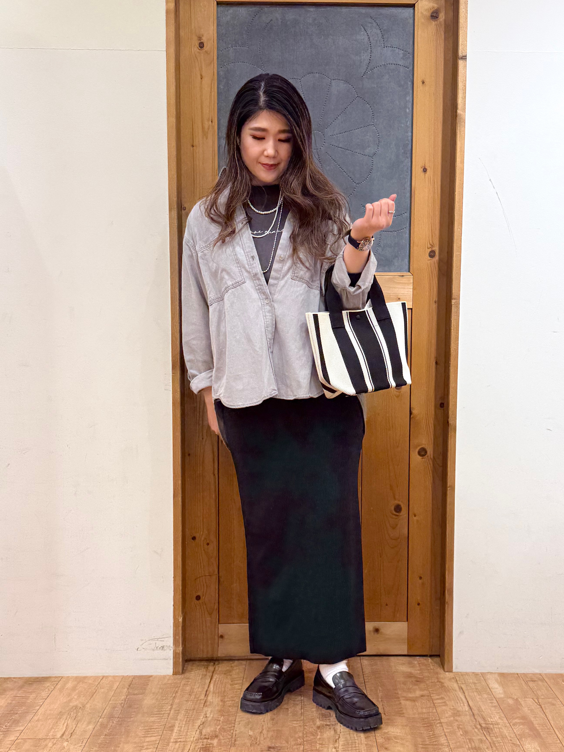 Ayana.さんの「SHOO･LA･RUE｜【洗濯機可/体型カバー】こなれ感をプラスする ライトオンスデニムシャツ」を使ったコーディネート