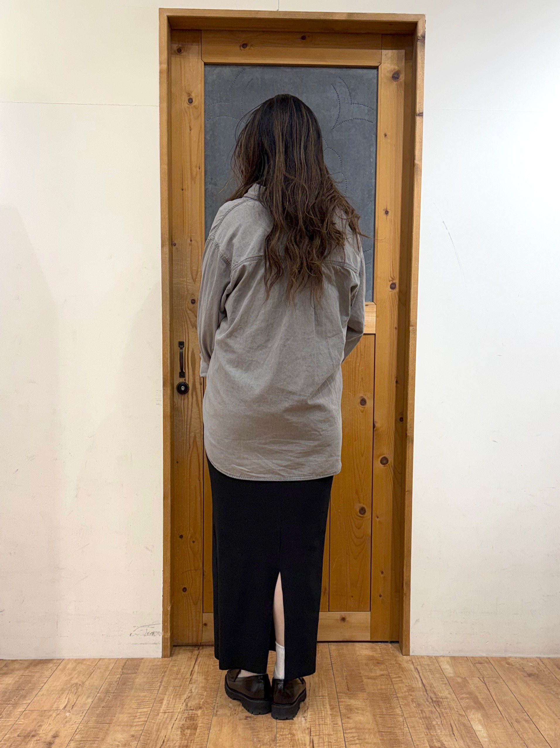 Ayana.さんの「SHOO･LA･RUE｜【洗濯機可/体型カバー】こなれ感をプラスする ライトオンスデニムシャツ」を使ったコーディネート