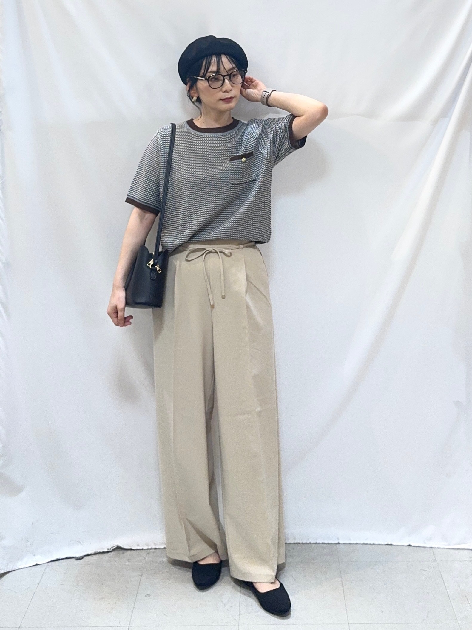 𝐇𝐢𝐫𝐨𝐦𝐢さんの「SHOO･LA･RUE｜【洗濯機可/S-LL】金ボタンが上品 カノコ編み配色クルーネックニット」を使ったコーディネート