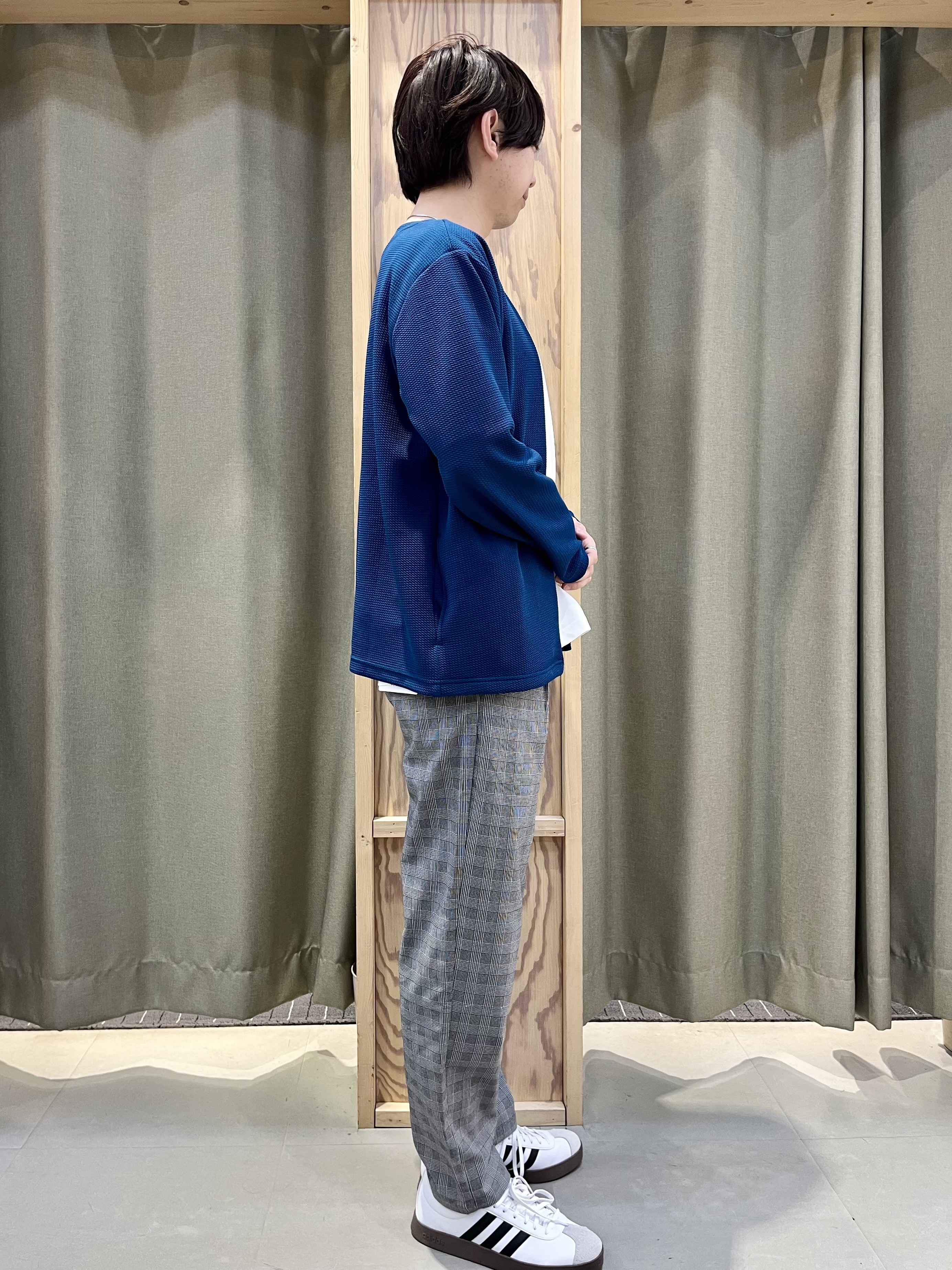 yoshiさんの「THE SHOP TK｜【2点セット】カーディガン＋半袖Tシャツ 洗濯機OK」を使ったコーディネート