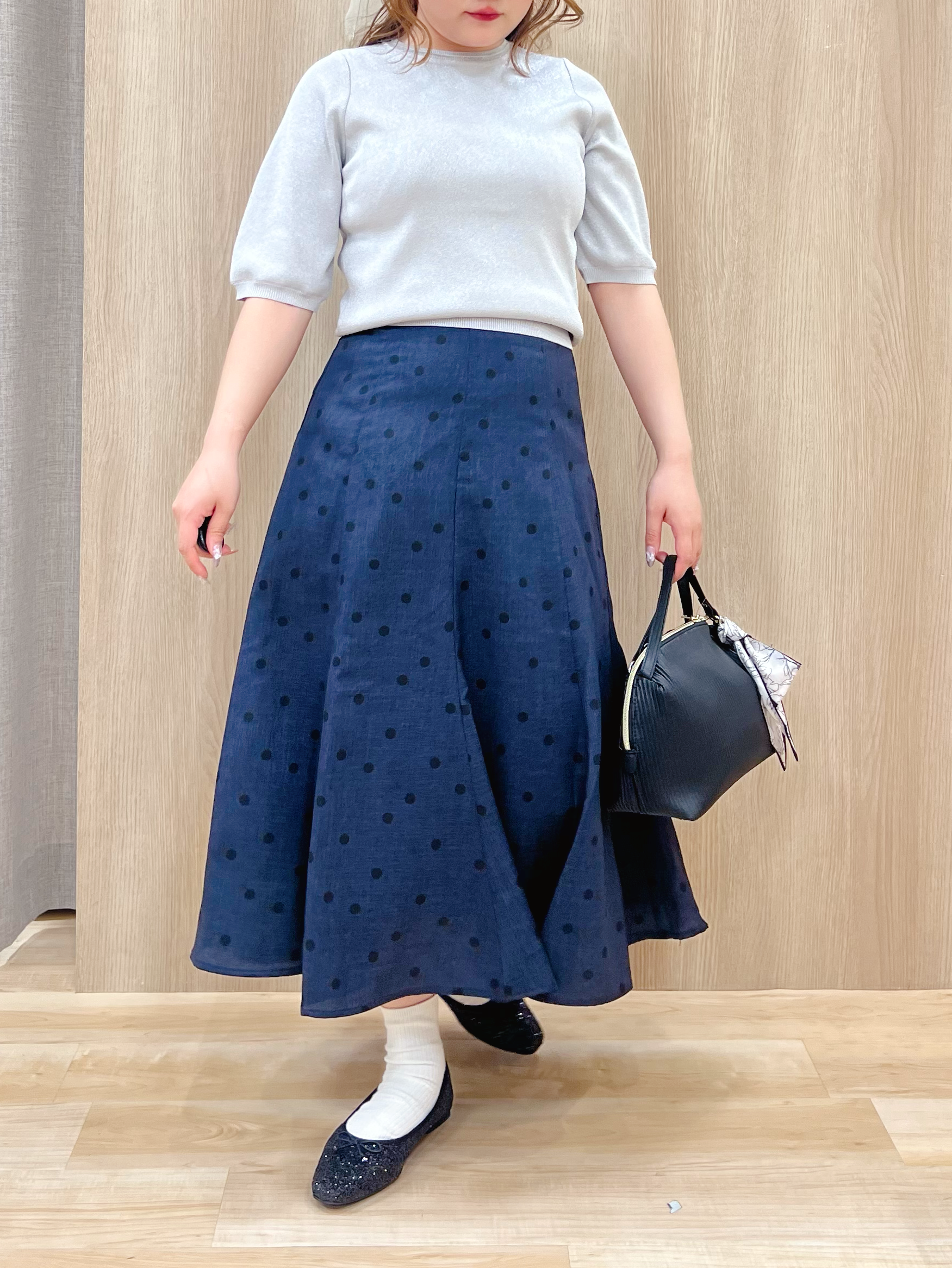 みことさんの「grove｜【シリーズ累計36万枚/UVカット・ひんやり・洗濯機OK】やわらかドライタッチ 五分袖クルーネックニ」を使ったコーディネート