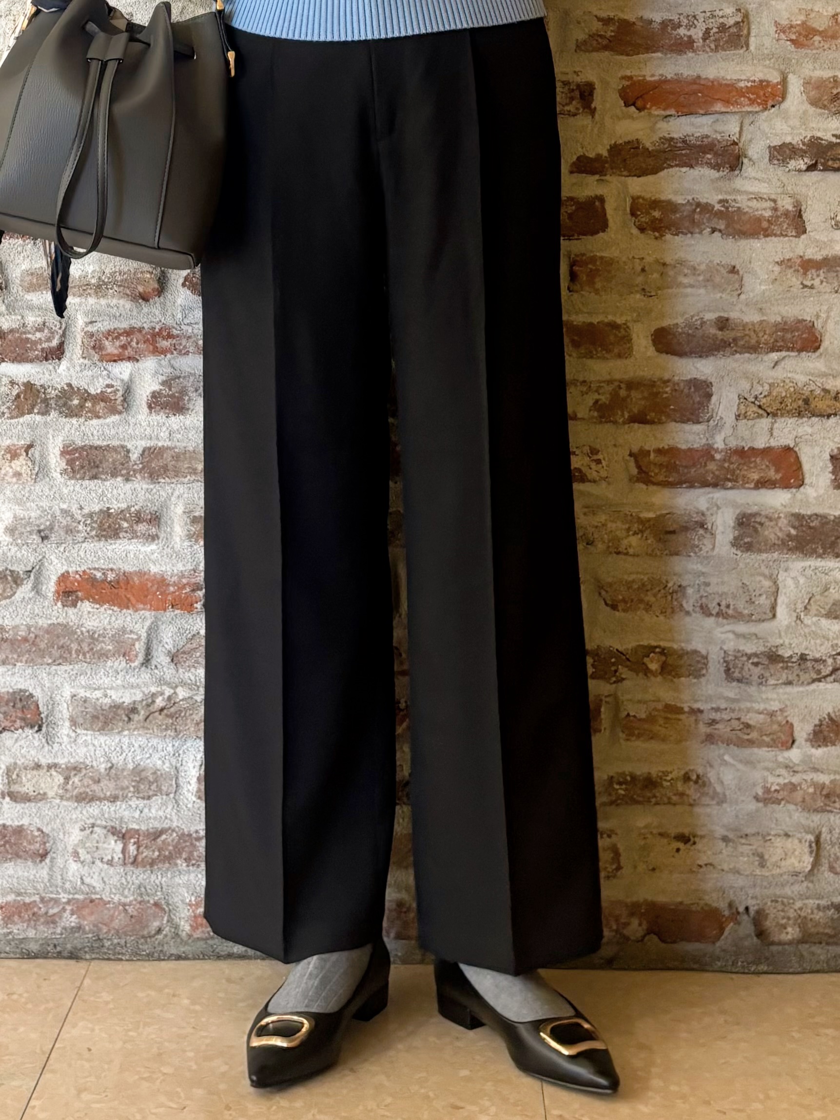 しばさんの「THE SHOP TK｜ゆったりシルエットで体型カバー ロングシャツ」を使ったコーディネート