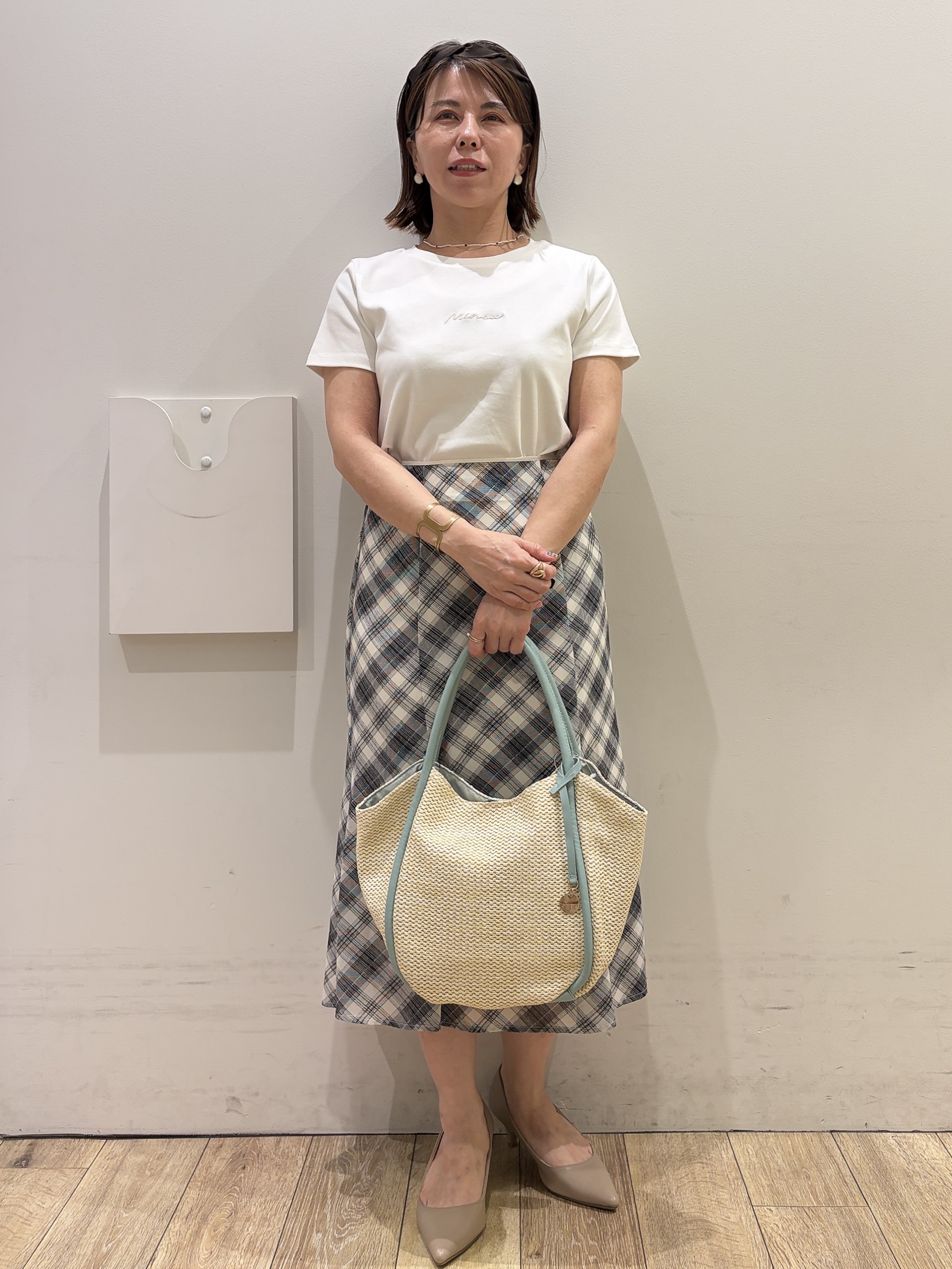 YUKOさんの「index｜【UVケア／接触冷感】フロントロゴ刺繍Tシャツ《洗濯機OK／S-3L／7col》」を使ったコーディネート