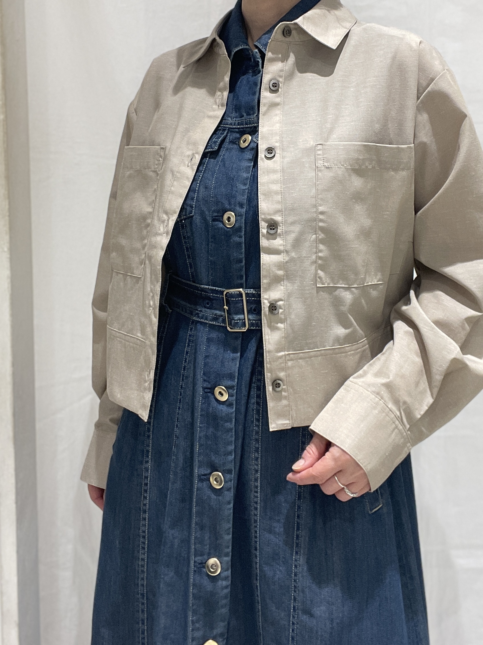 hiroさんの「grove｜【貴島明日香さん着用／イージーケア／接触冷感】麻混クロップドシャツ」を使ったコーディネート