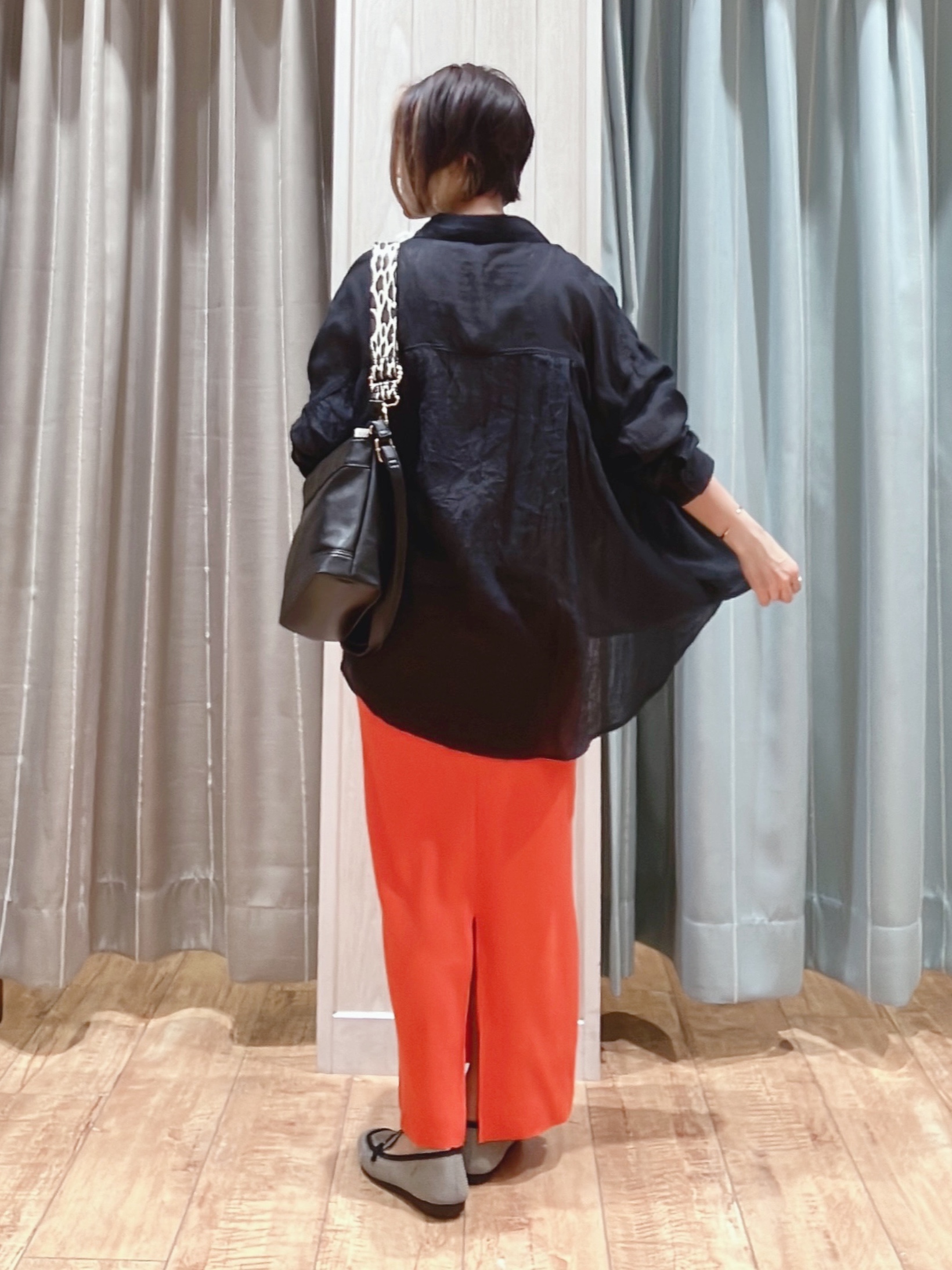 aaamiさんの「SHOO･LA･RUE｜【体型カバー】ふんわり質感 やわらかこなれシアーシャツ」を使ったコーディネート