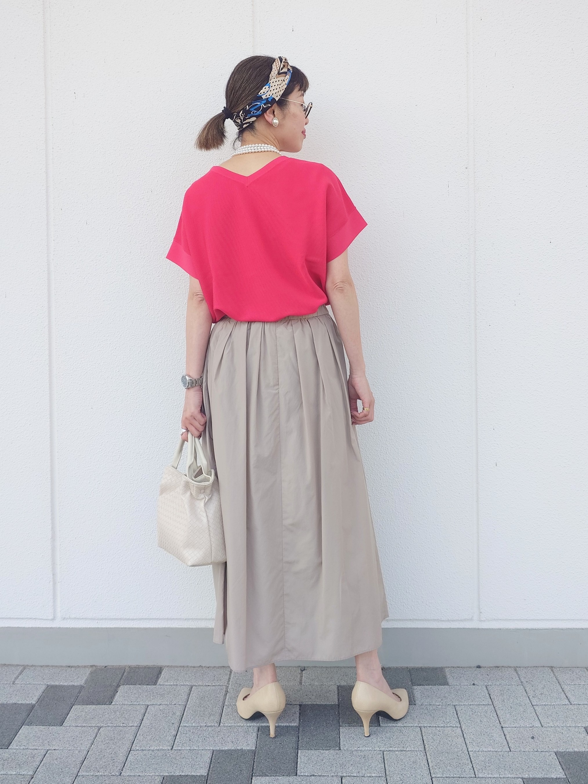 MUTSUKOさんの「UNTITLED｜【11色展開/体型カバー】前後2WAYフレンチスリーブニット」を使ったコーディネート