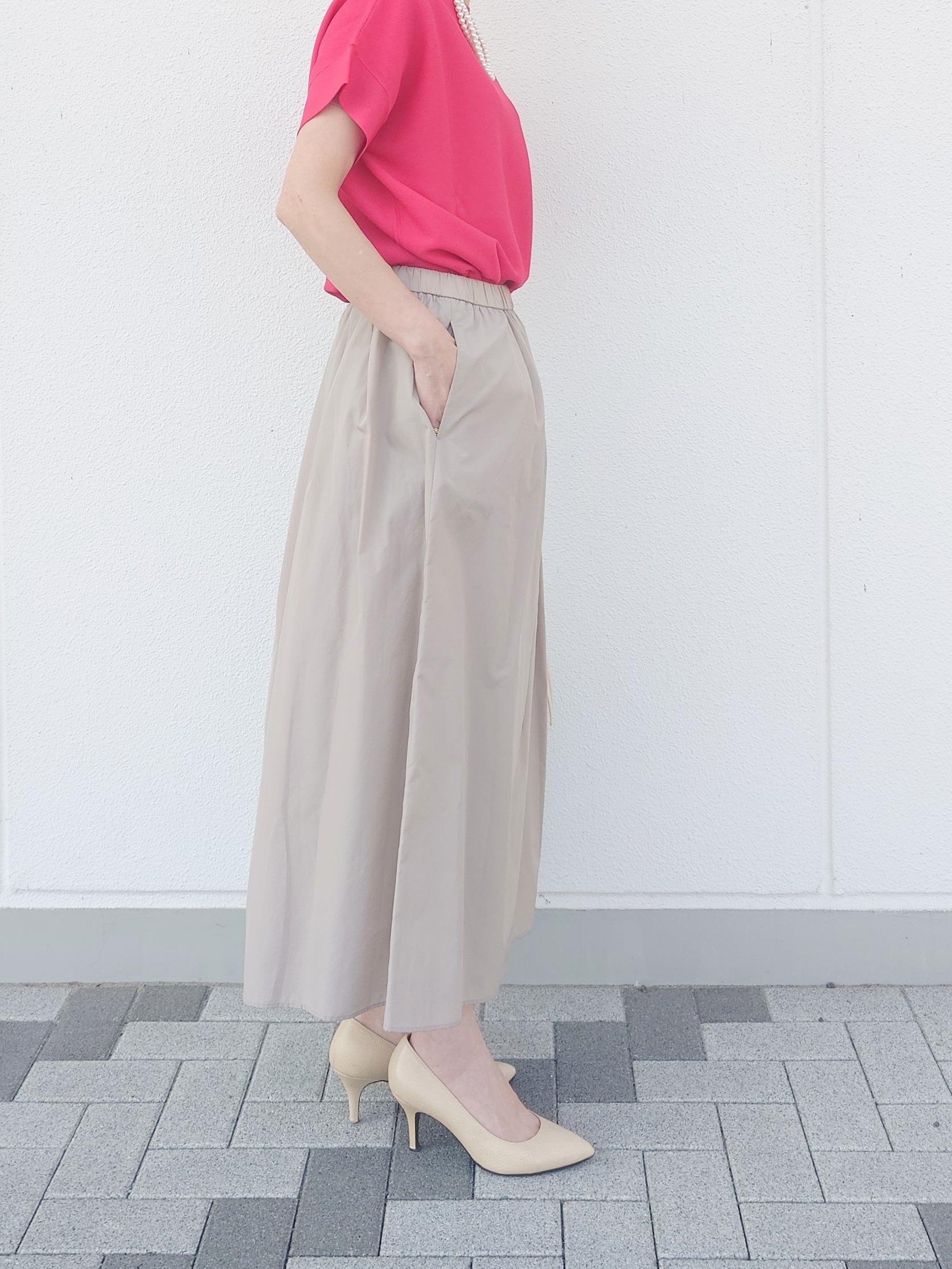 MUTSUKOさんの「UNTITLED｜【11色展開/体型カバー】前後2WAYフレンチスリーブニット」を使ったコーディネート