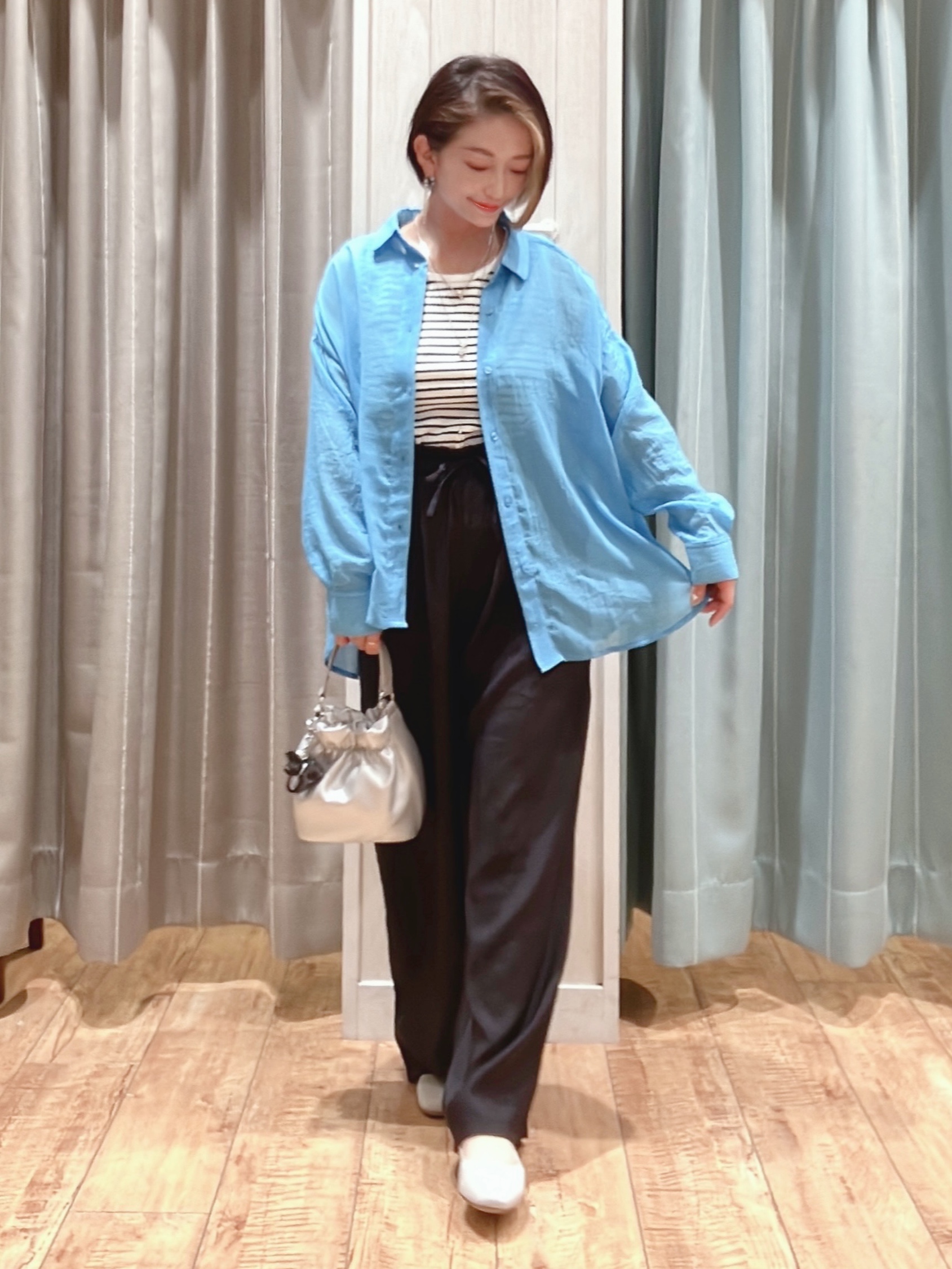 aaamiさんの「SHOO･LA･RUE｜【体型カバー】ふんわり質感 やわらかこなれシアーシャツ」を使ったコーディネート