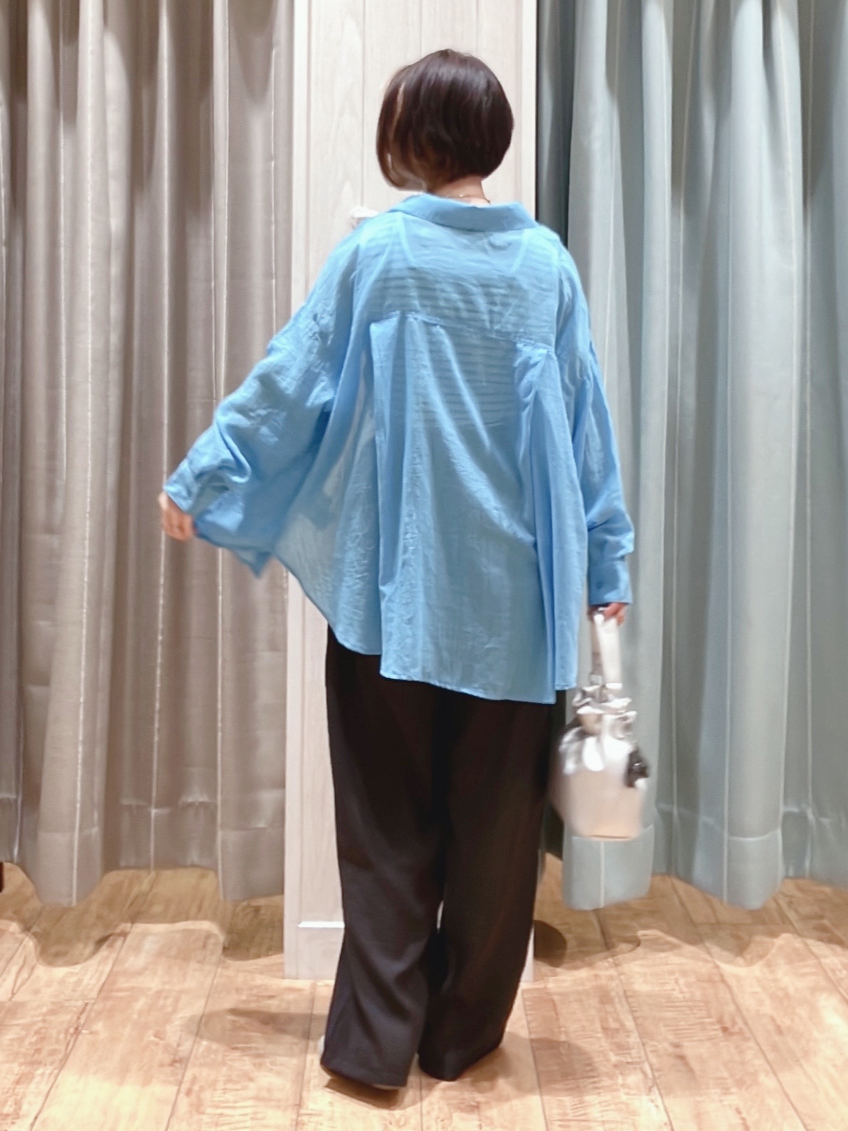 aaamiさんの「SHOO･LA･RUE｜【体型カバー】ふんわり質感 やわらかこなれシアーシャツ」を使ったコーディネート