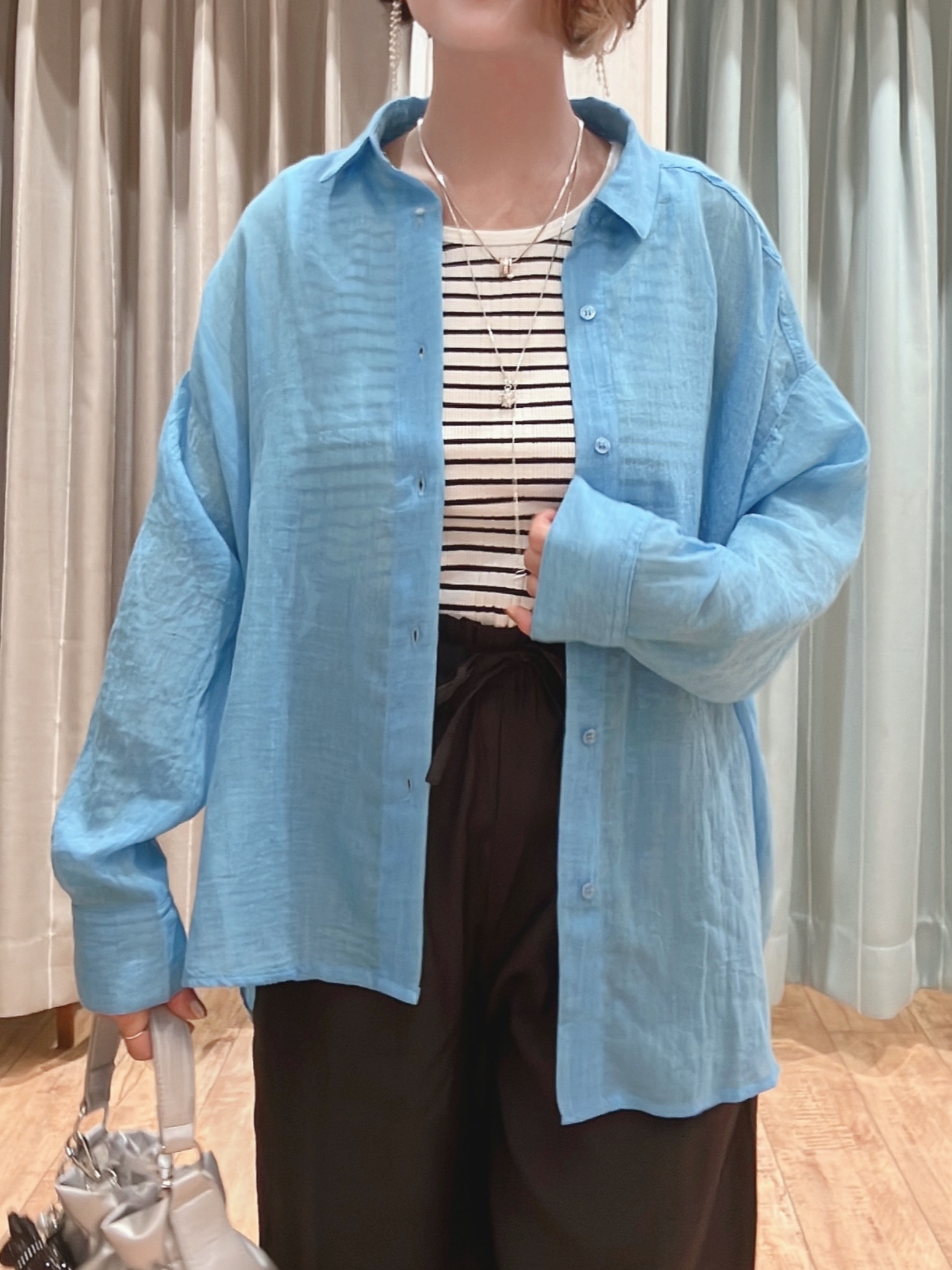 aaamiさんの「SHOO･LA･RUE｜【体型カバー】ふんわり質感 やわらかこなれシアーシャツ」を使ったコーディネート
