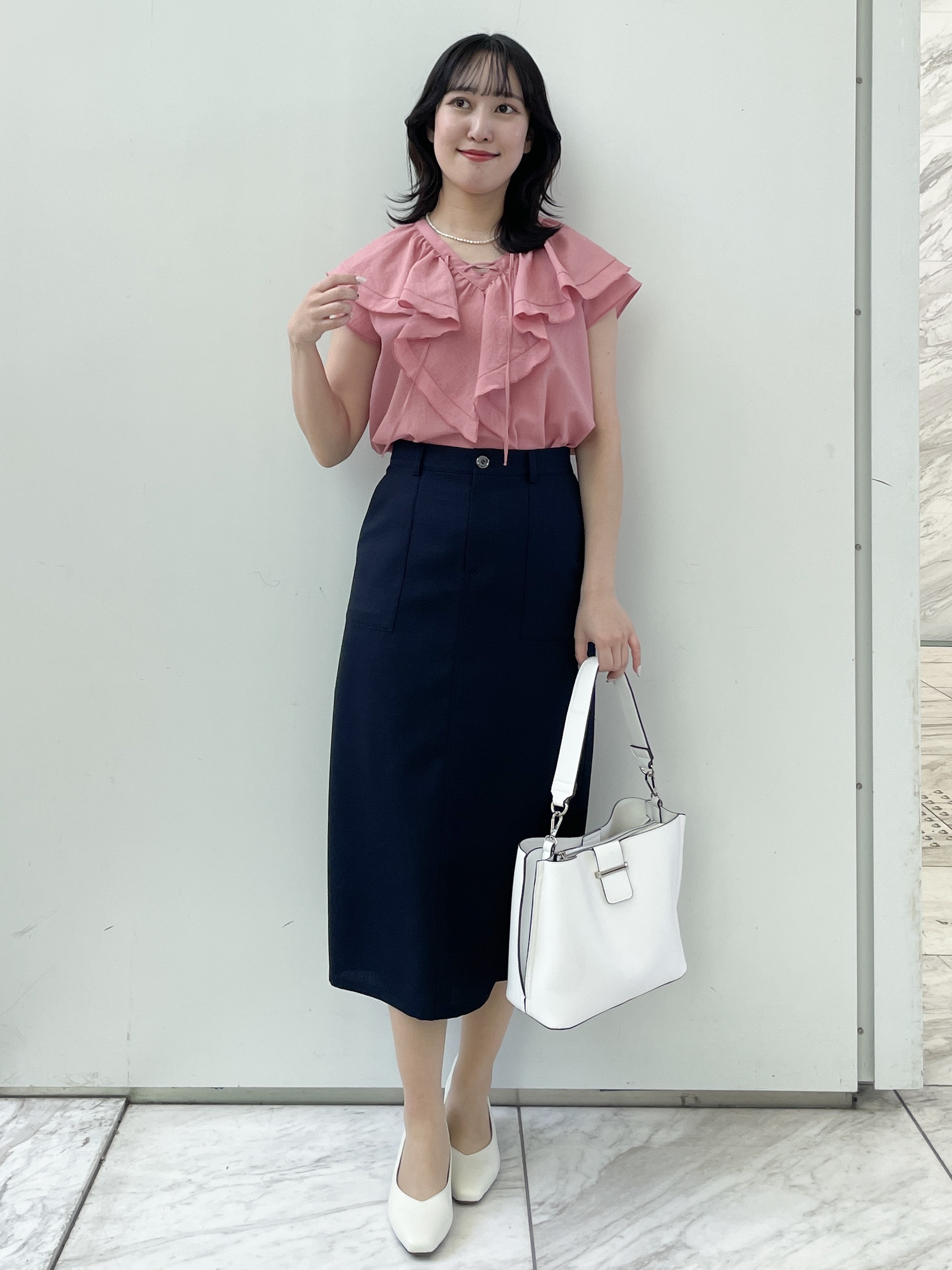 yukariさんの「Reflect｜【通気性あり／涼しい／マシンウォッシャブル】フリルブラウス」を使ったコーディネート