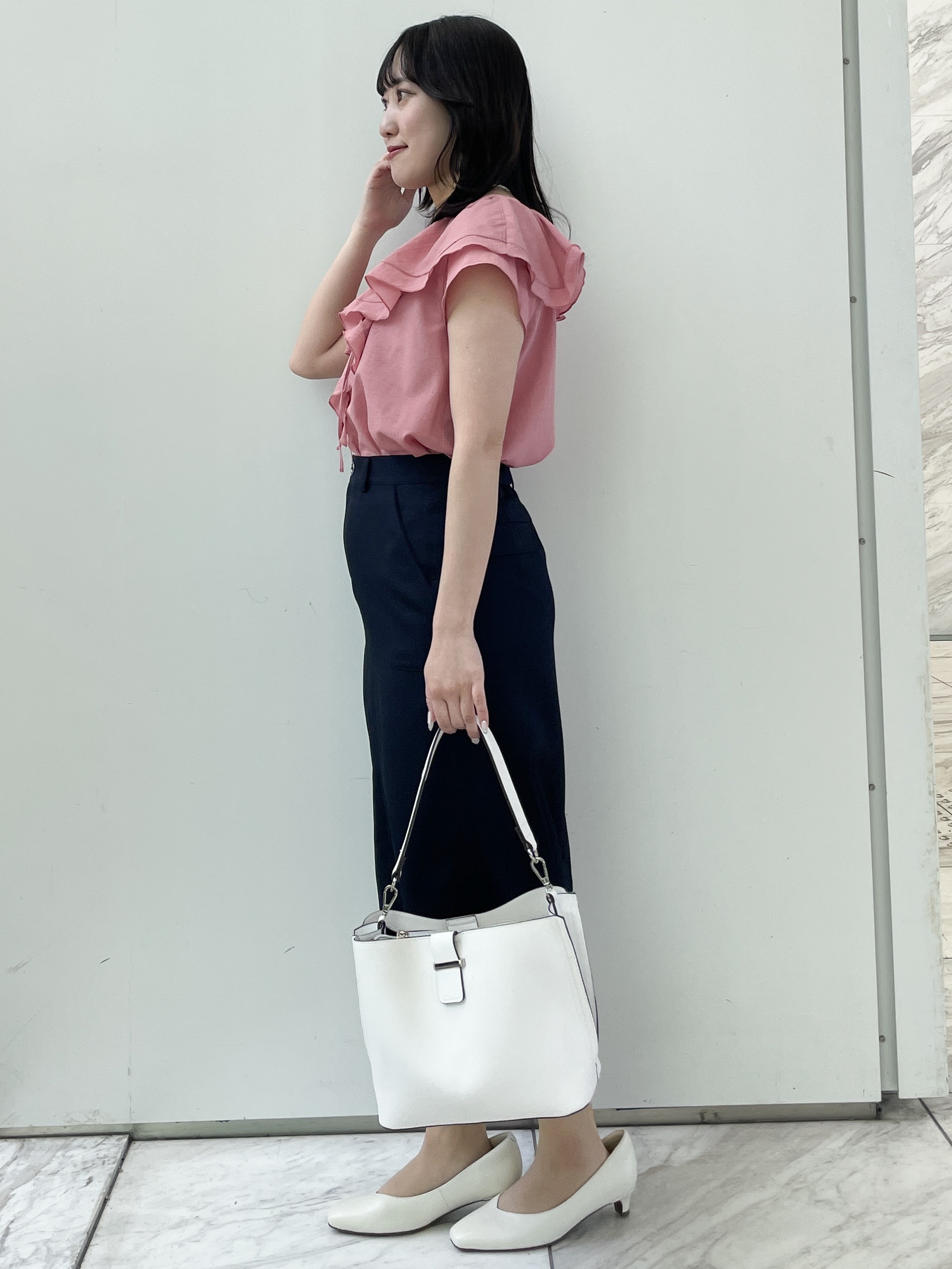 yukariさんの「Reflect｜【通気性あり／涼しい／マシンウォッシャブル】フリルブラウス」を使ったコーディネート