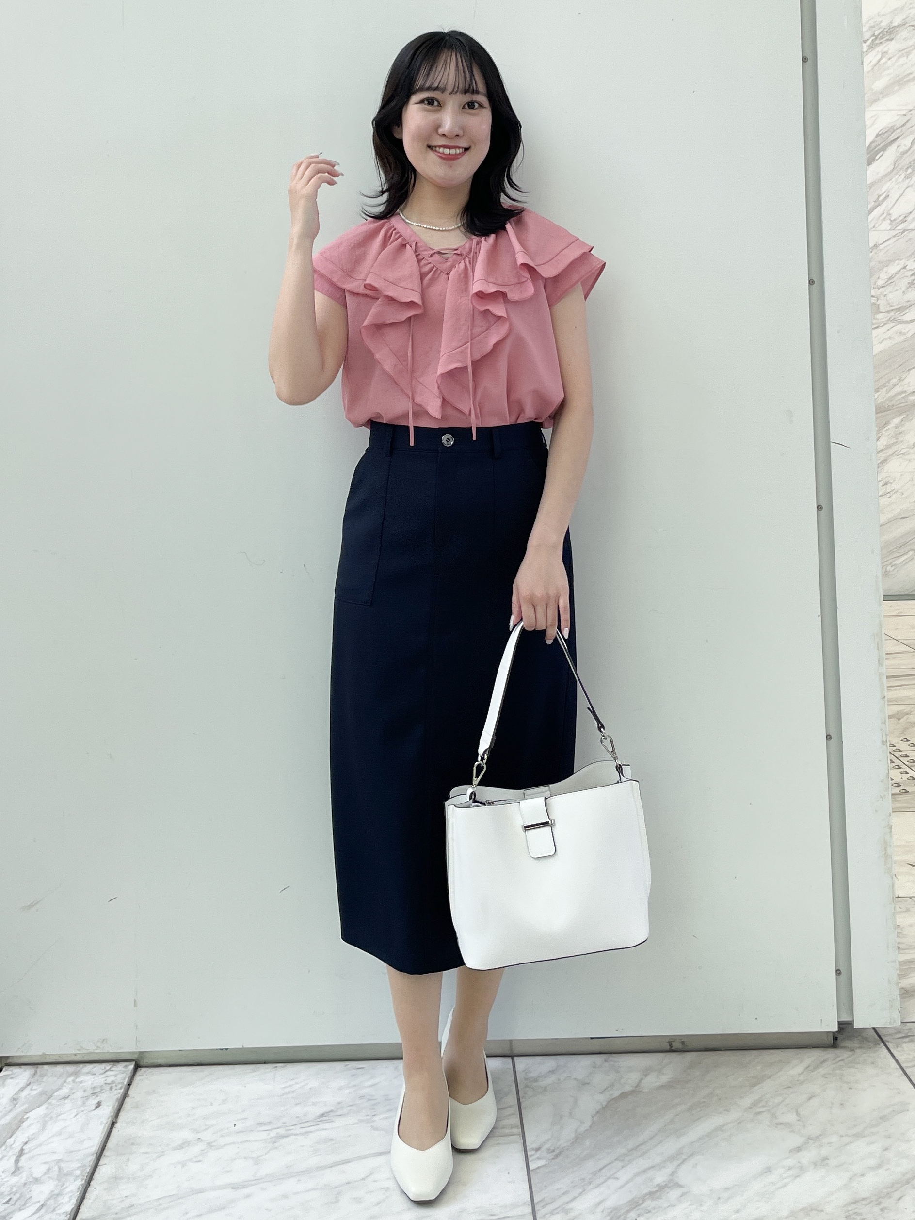 yukariさんの「Reflect｜【通気性あり／涼しい／マシンウォッシャブル】フリルブラウス」を使ったコーディネート