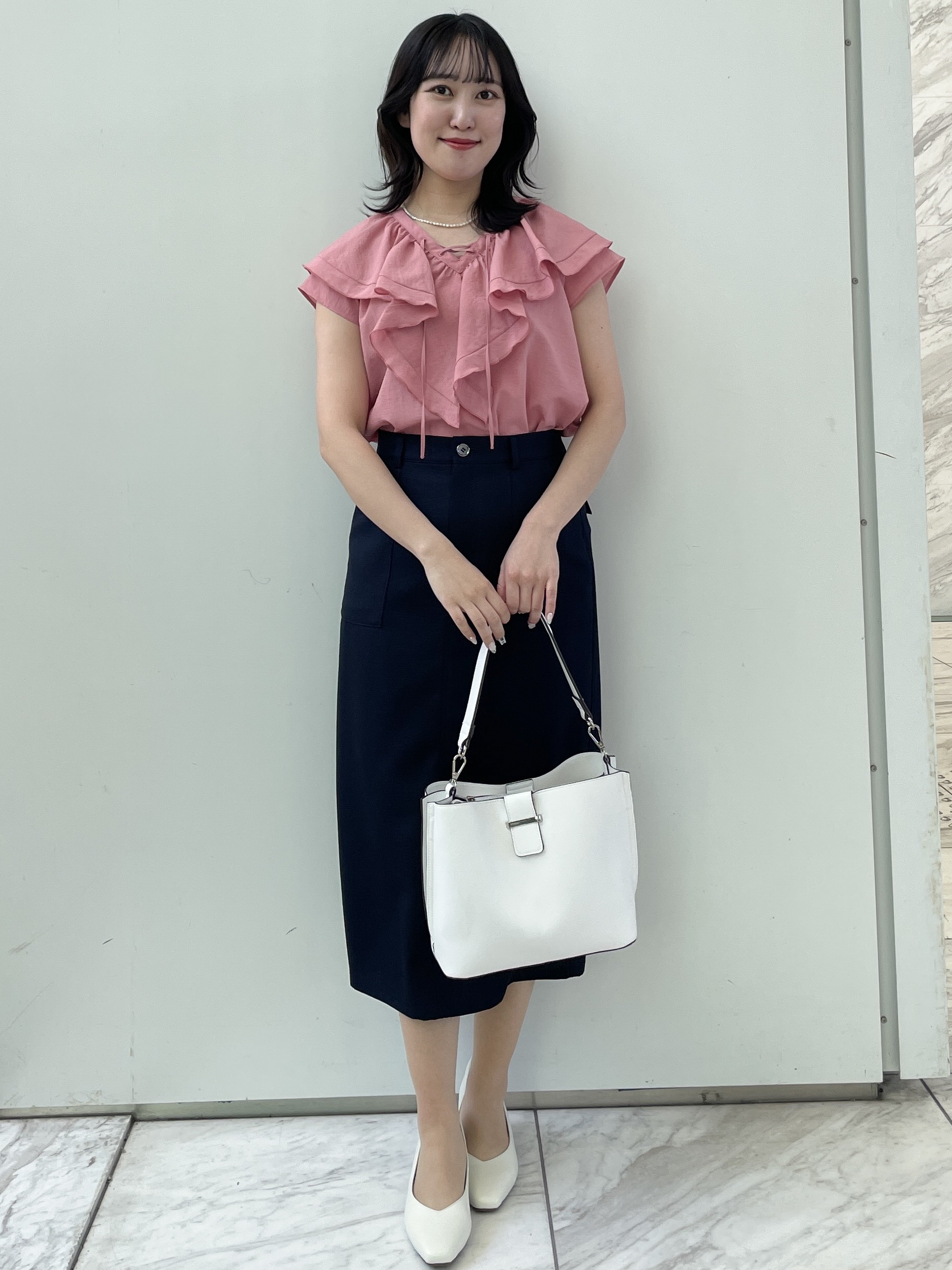 yukariさんの「Reflect｜【通気性あり／涼しい／マシンウォッシャブル】フリルブラウス」を使ったコーディネート