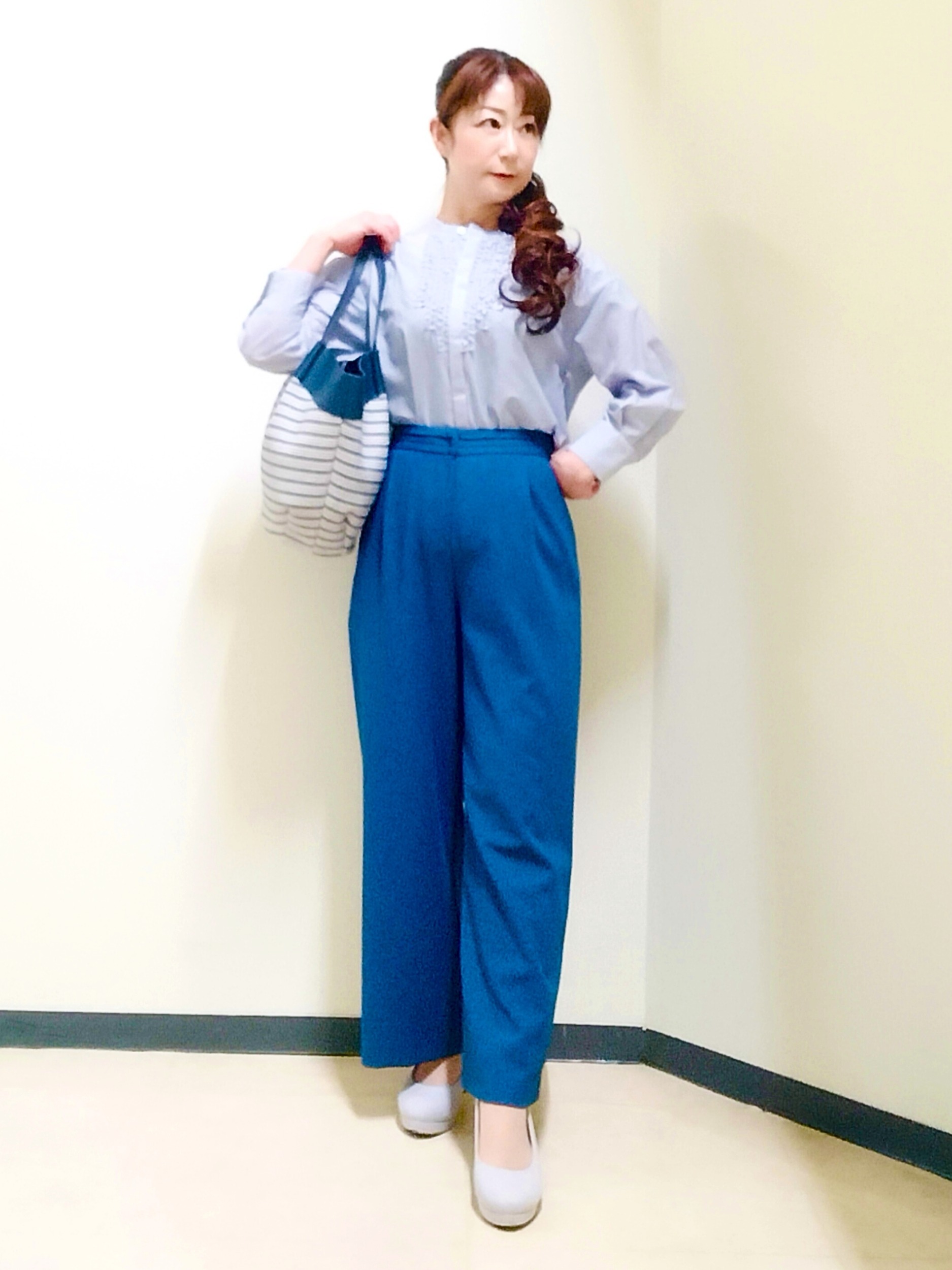 花さんの「Reflect｜【接触冷感】八分袖フロントフリルブラウス」を使ったコーディネート