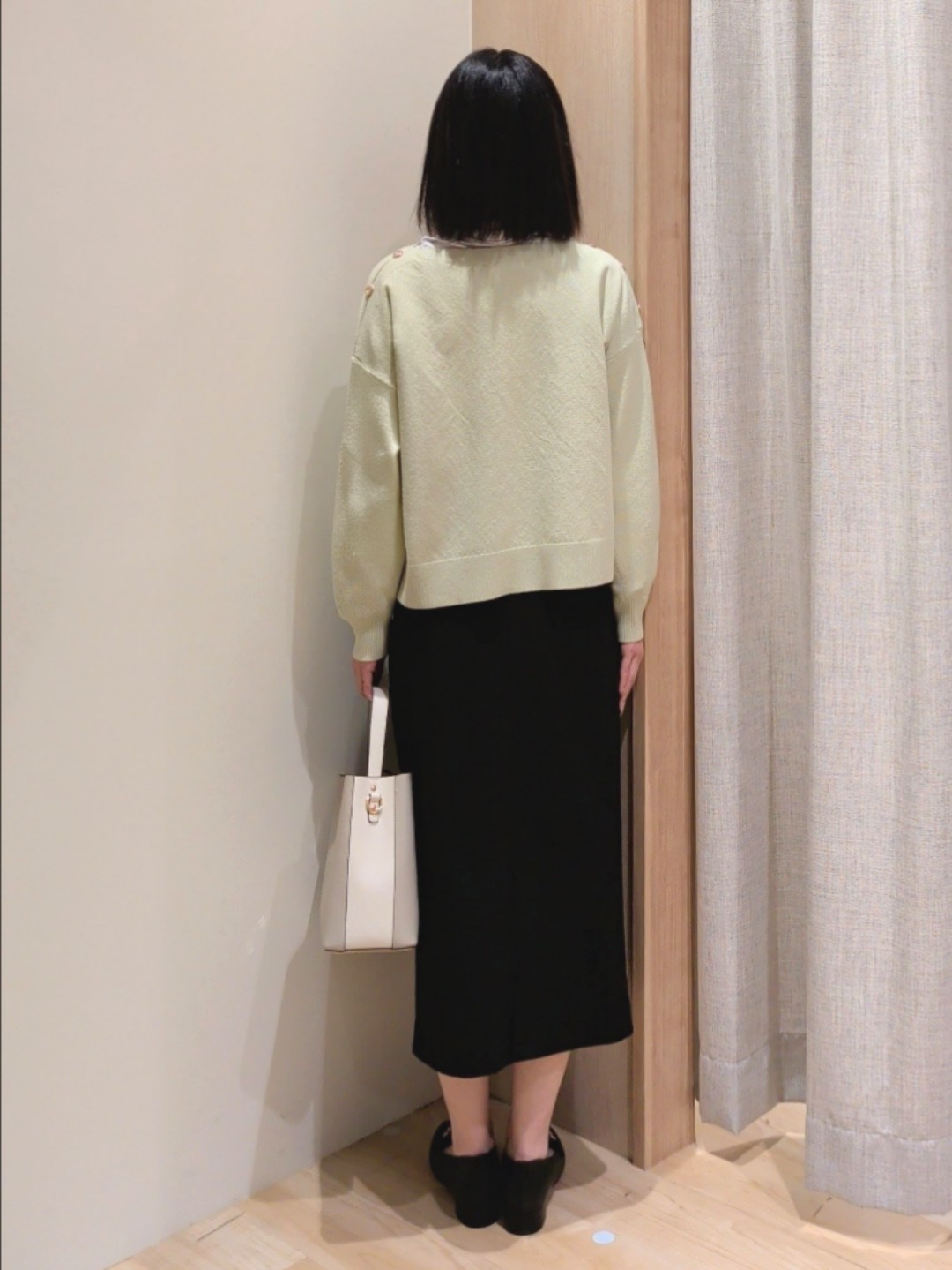 Yuiさんの「grove｜【おうちで洗える】顔周りすっきり、ボートネックニット」を使ったコーディネート