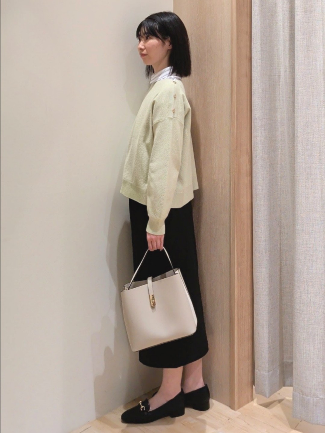 Yuiさんの「grove｜【おうちで洗える】顔周りすっきり、ボートネックニット」を使ったコーディネート