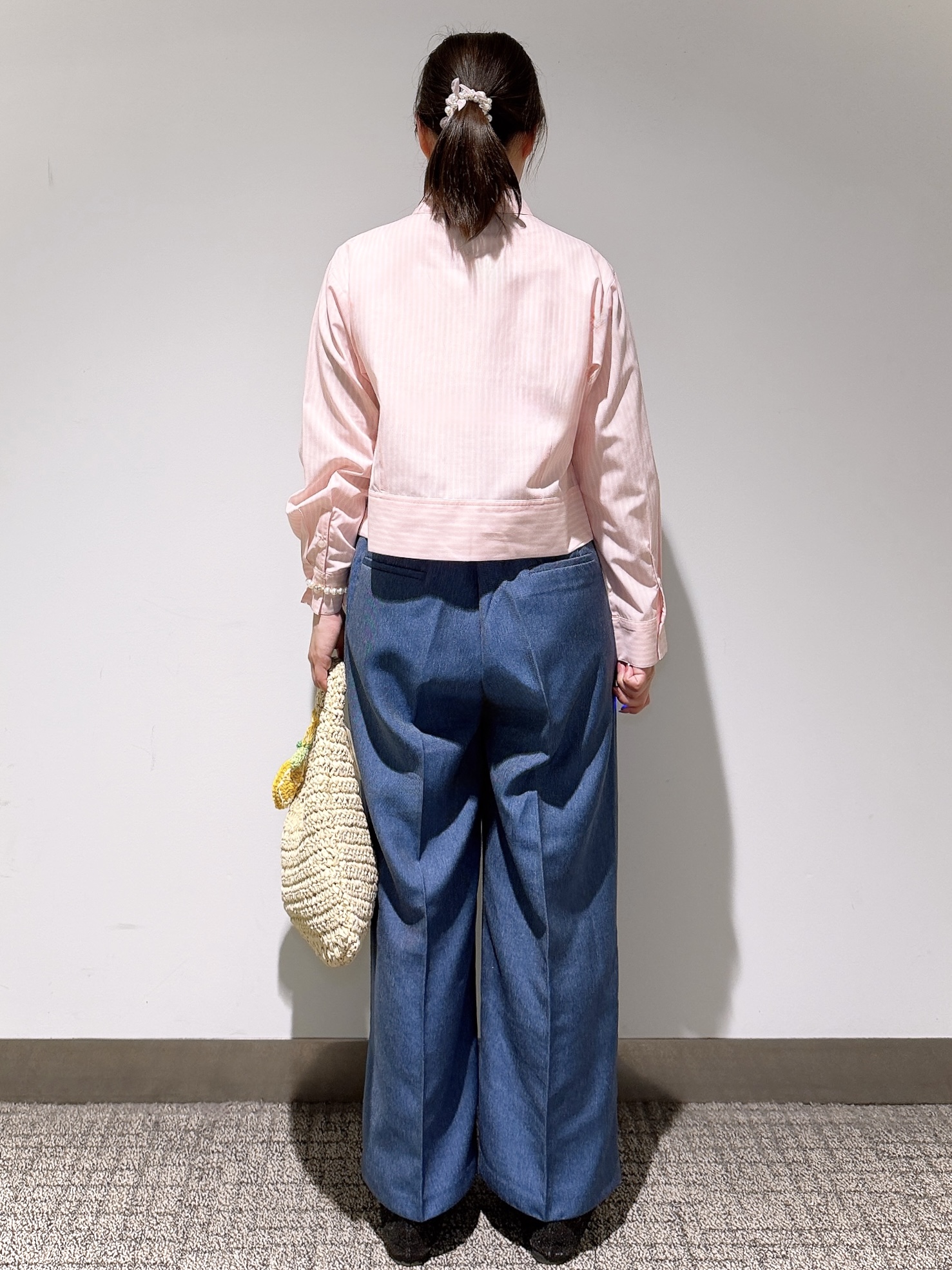みーさんの「grove｜【貴島明日香さん着用／イージーケア／接触冷感】麻混クロップドシャツ」を使ったコーディネート