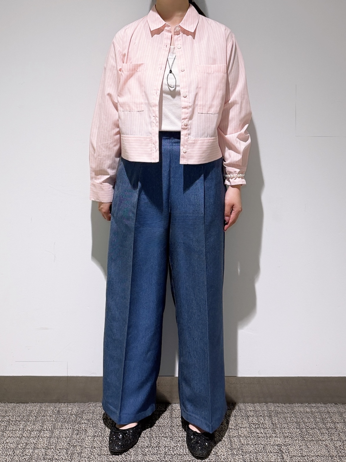 みーさんの「grove｜【貴島明日香さん着用／イージーケア／接触冷感】麻混クロップドシャツ」を使ったコーディネート