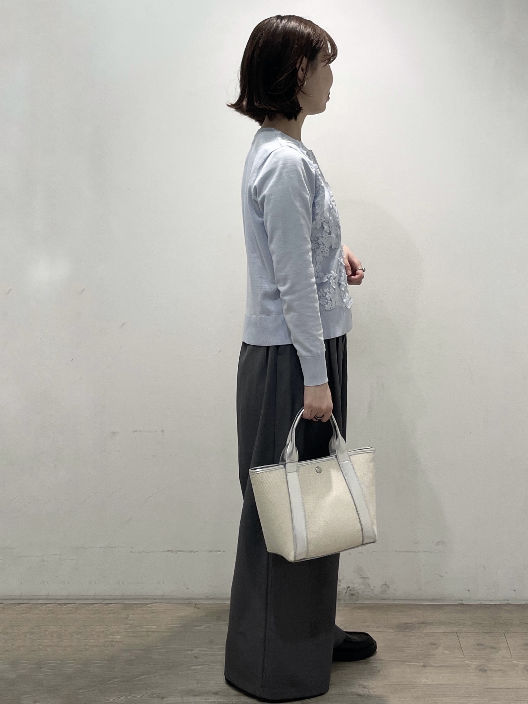 tomokoさんの「OPAQUE.CLIP｜チュールレースニットカーディガン【洗える】」を使ったコーディネート