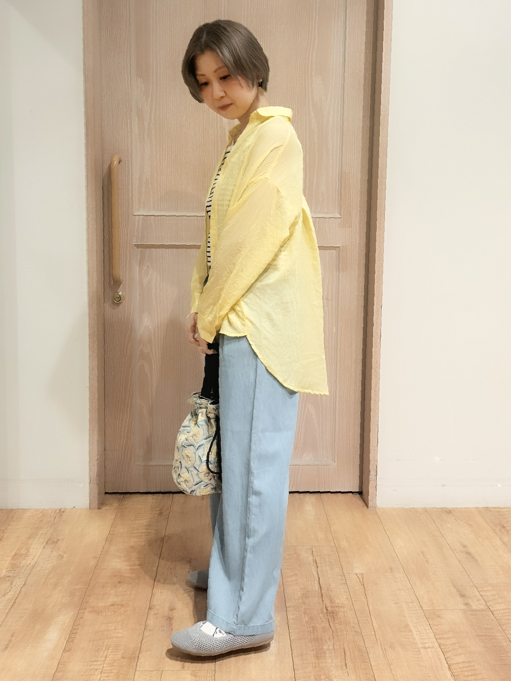 YUKIさんの「SHOO･LA･RUE｜【体型カバー】ふんわり質感 やわらかこなれシアーシャツ」を使ったコーディネート