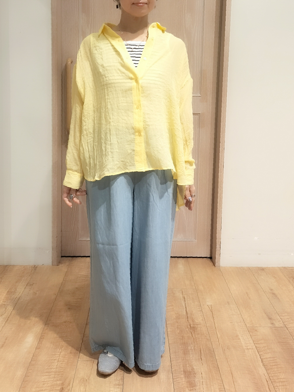 YUKIさんの「SHOO･LA･RUE｜【体型カバー】ふんわり質感 やわらかこなれシアーシャツ」を使ったコーディネート