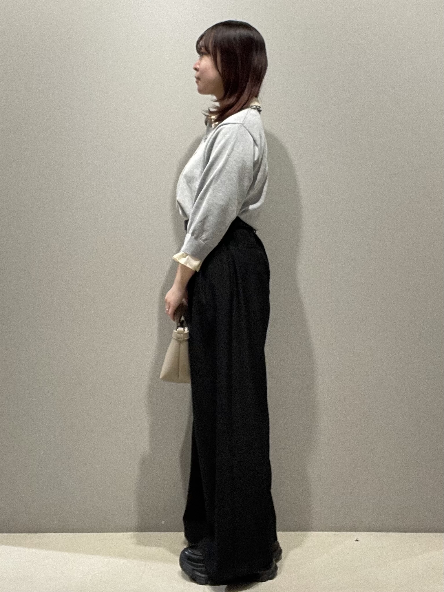 mikiさんの「OPAQUE.CLIP｜シャツレイヤード風ポロニット【洗濯機OK】」を使ったコーディネート