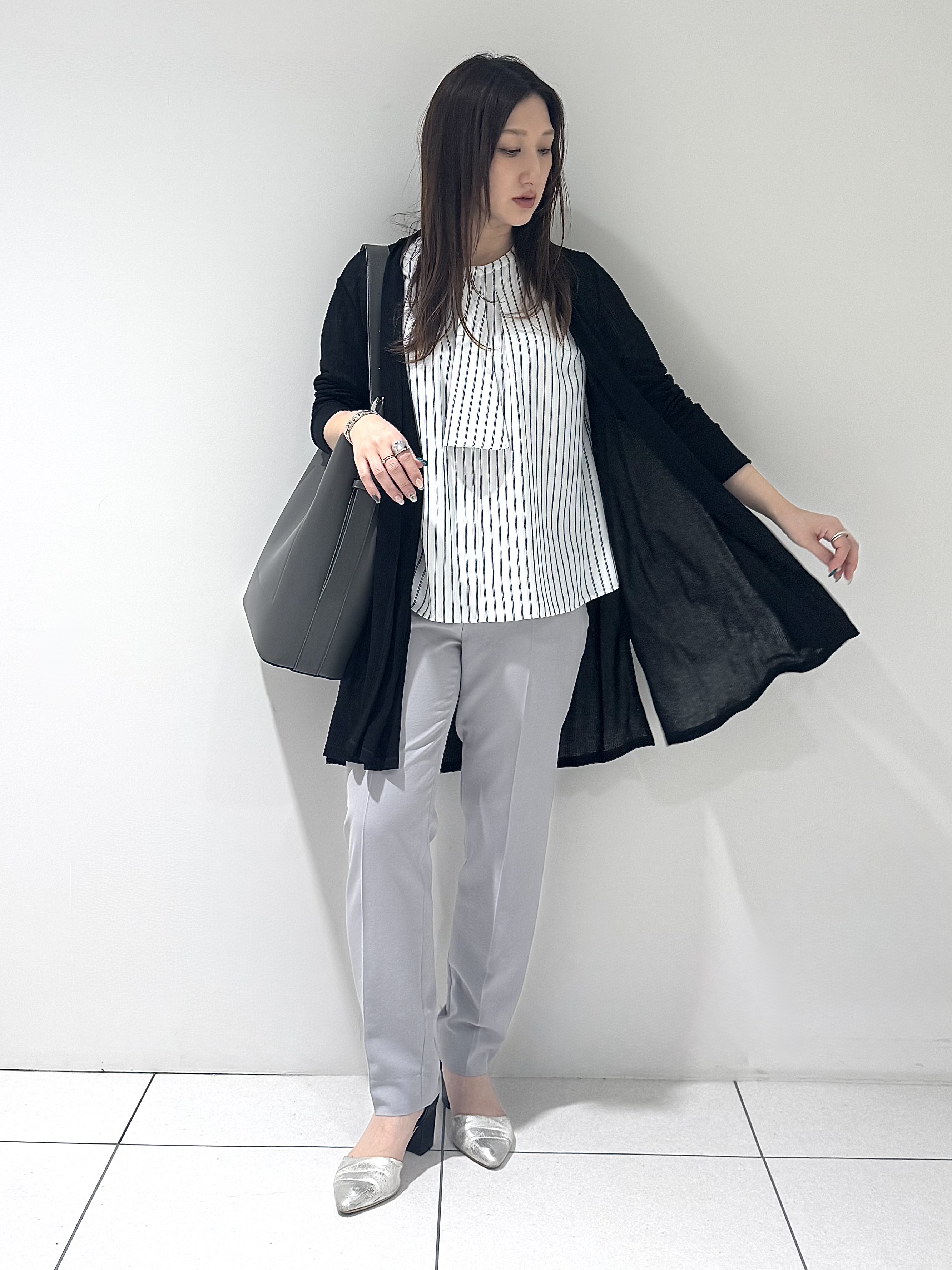 そんさんの「INDIVI｜【洗える／アンサンブル可能】シアースストライプカーディガン」を使ったコーディネート