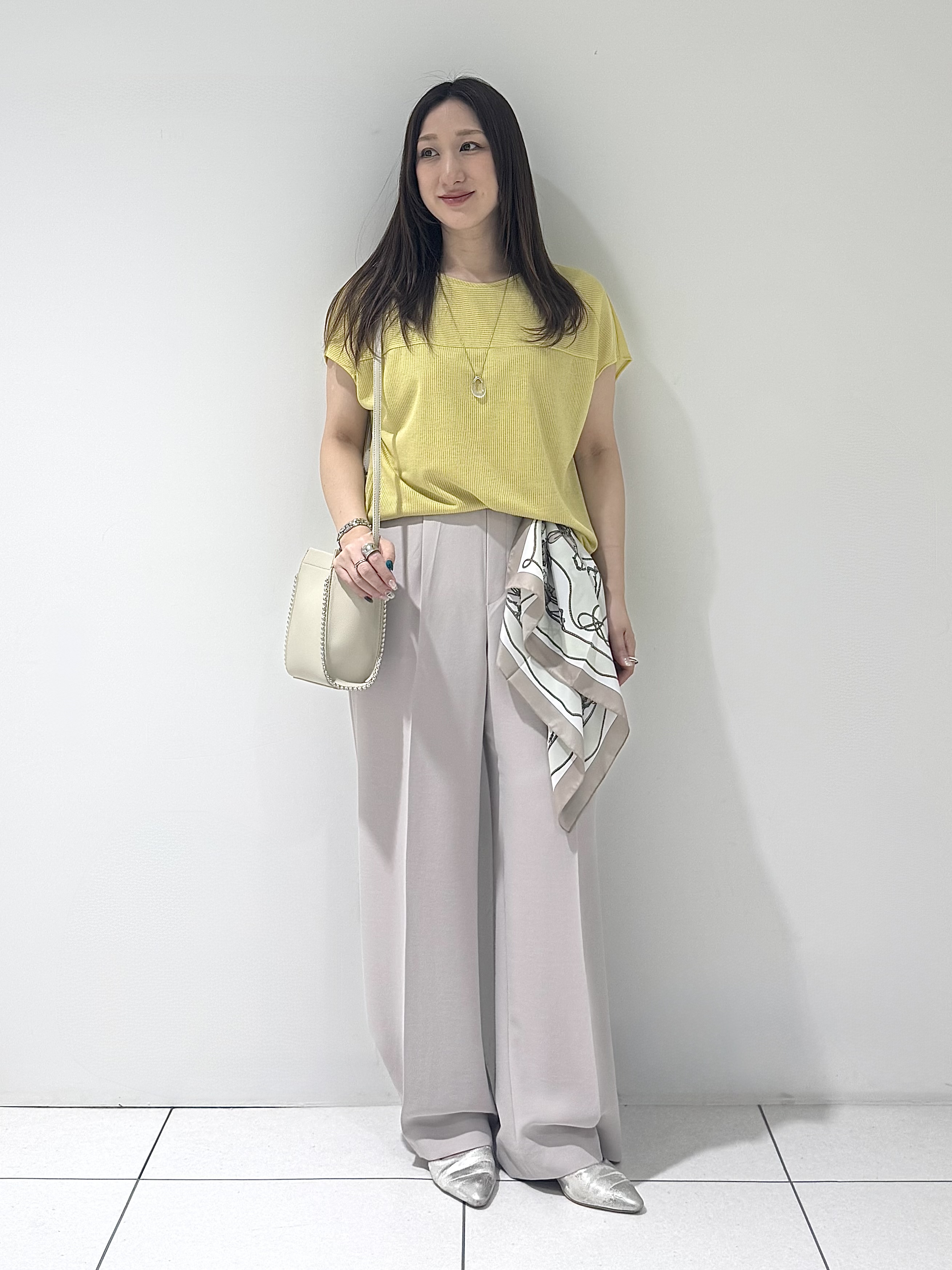 そんさんの「INDIVI｜【洗える／アンサンブル可能】シアースストライプトップス」を使ったコーディネート