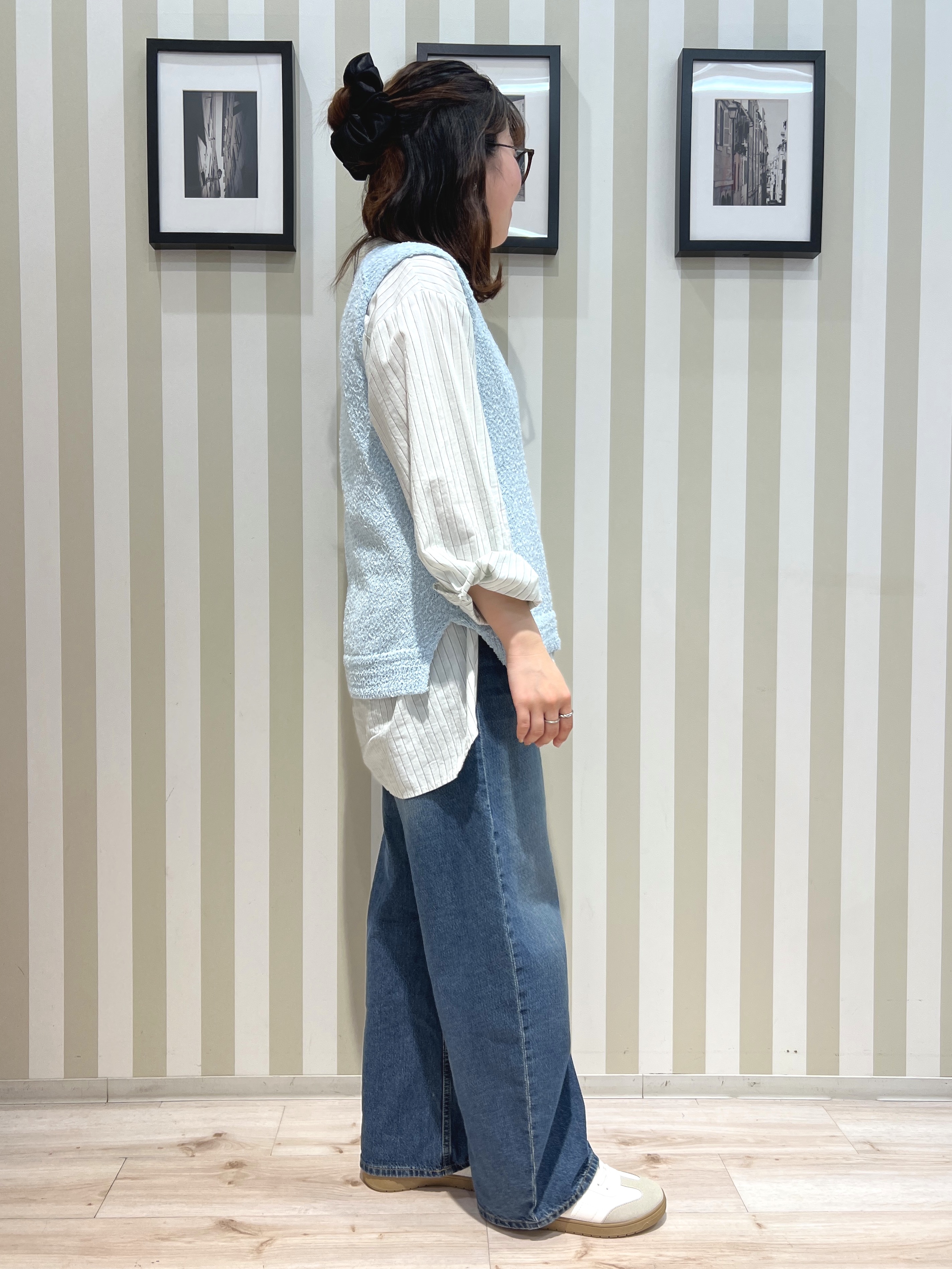 manaさんの「SHOO･LA･RUE｜【体型カバー】バックギャザーで魅せる オーバーサイズシャツ」を使ったコーディネート
