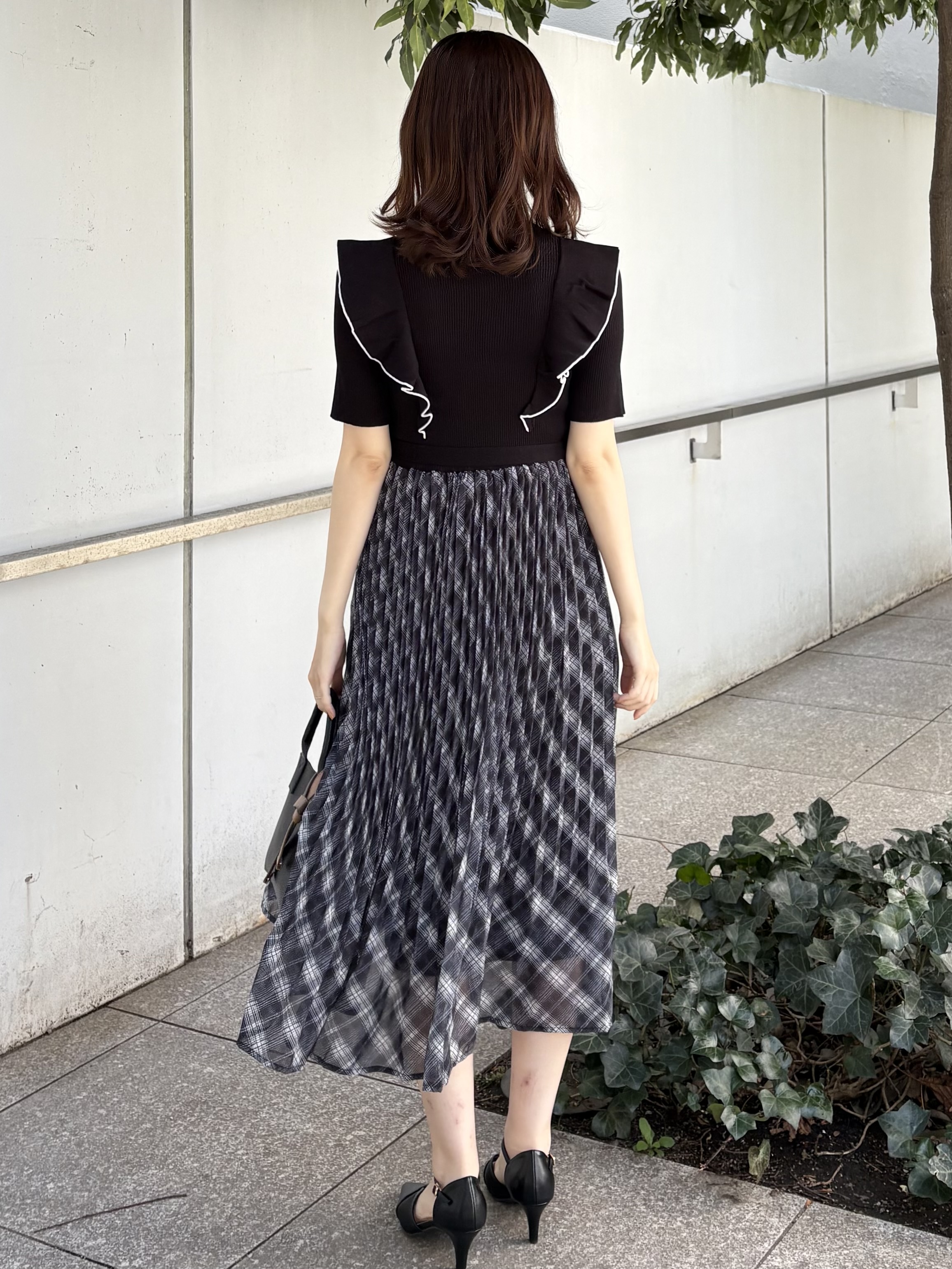みさかさんの「index｜チェックプリーツドッキングニットワンピース【洗濯機OK】」を使ったコーディネート