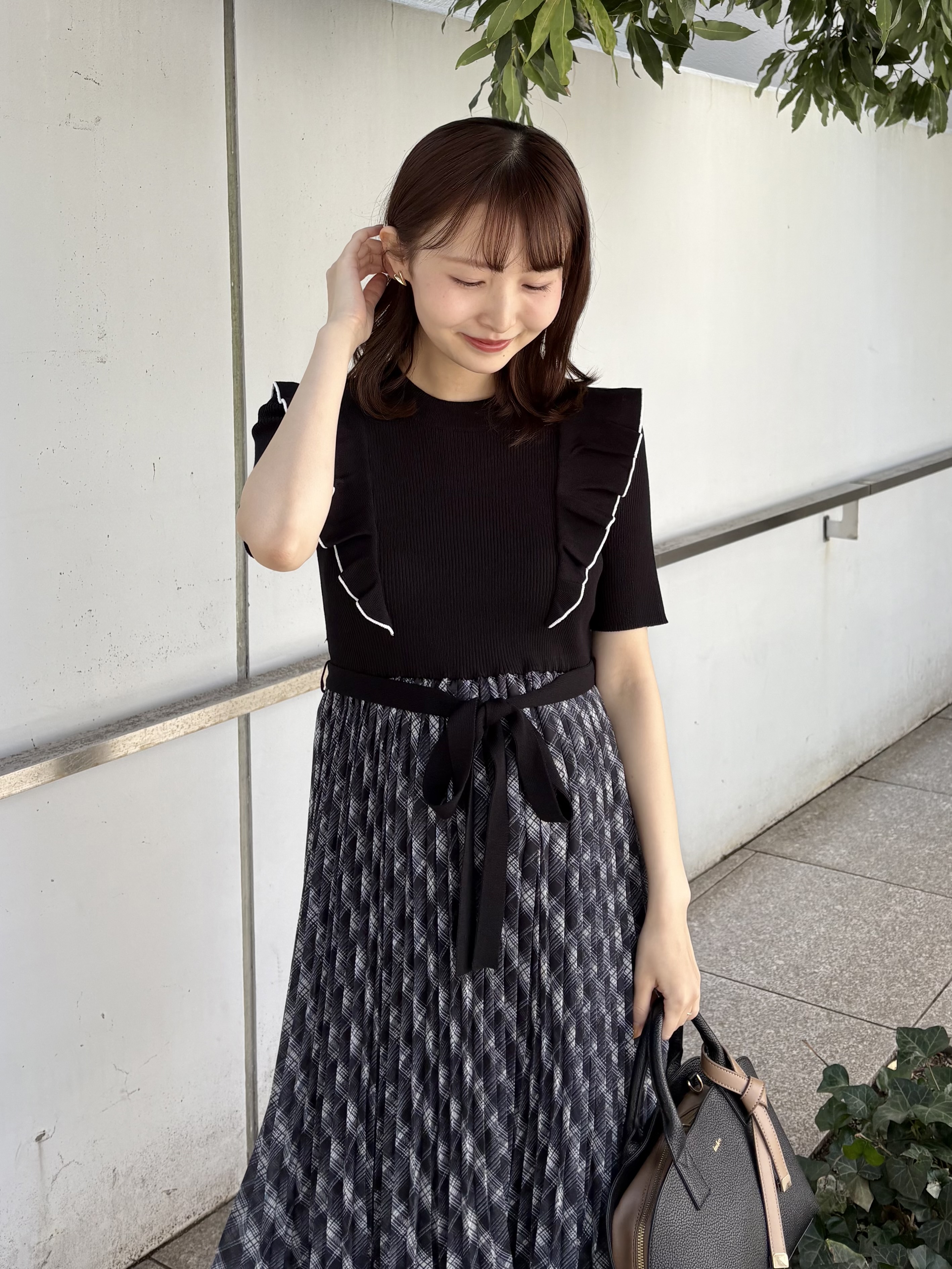 みさかさんの「index｜チェックプリーツドッキングニットワンピース【洗濯機OK】」を使ったコーディネート